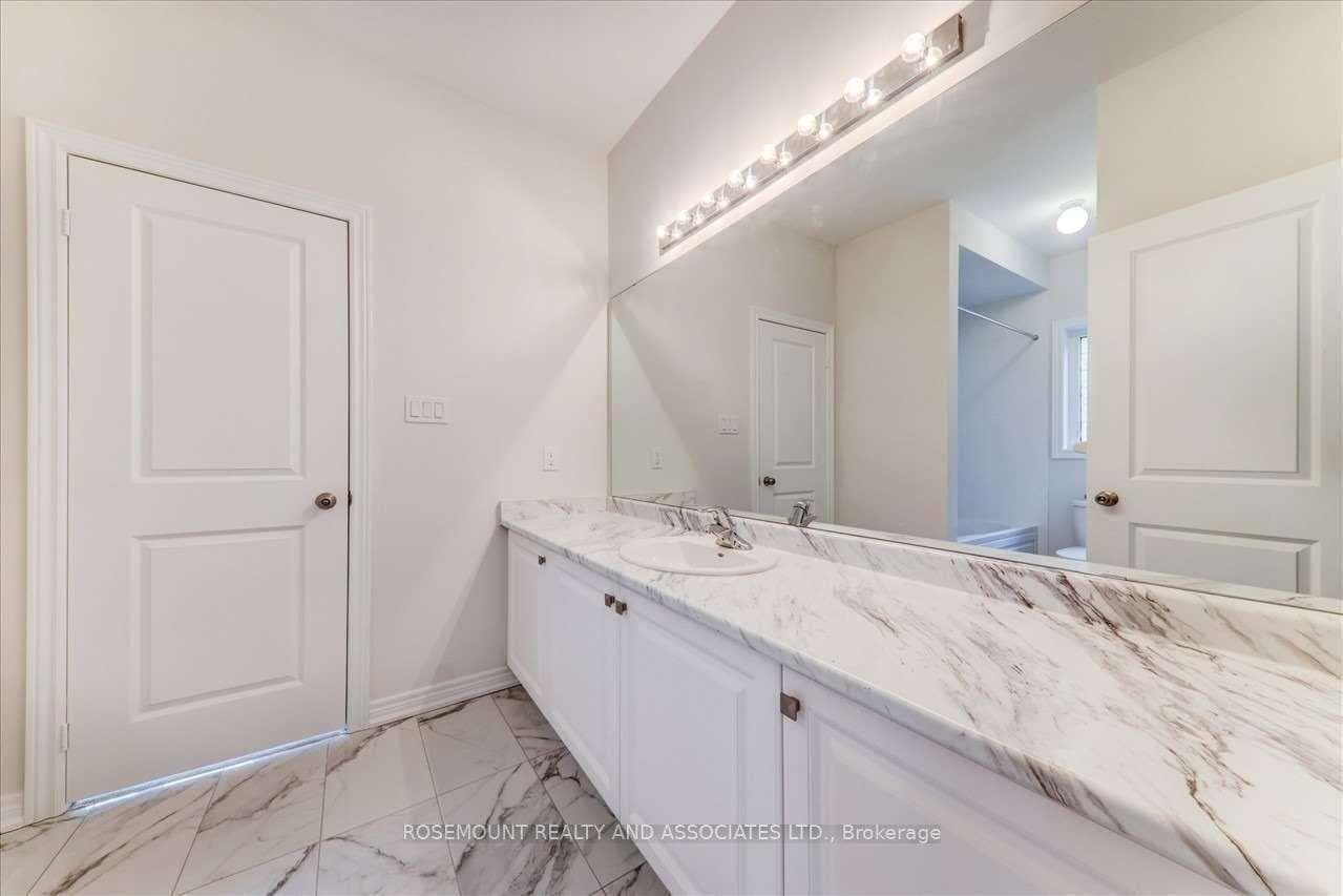 220 Boundary Boulevard photo 31