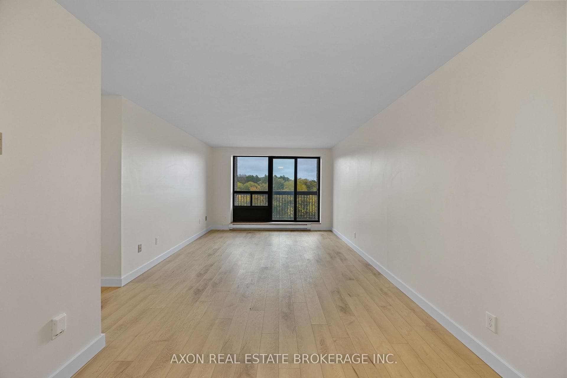 358 Queen Mary Road Unit 501 photo 9