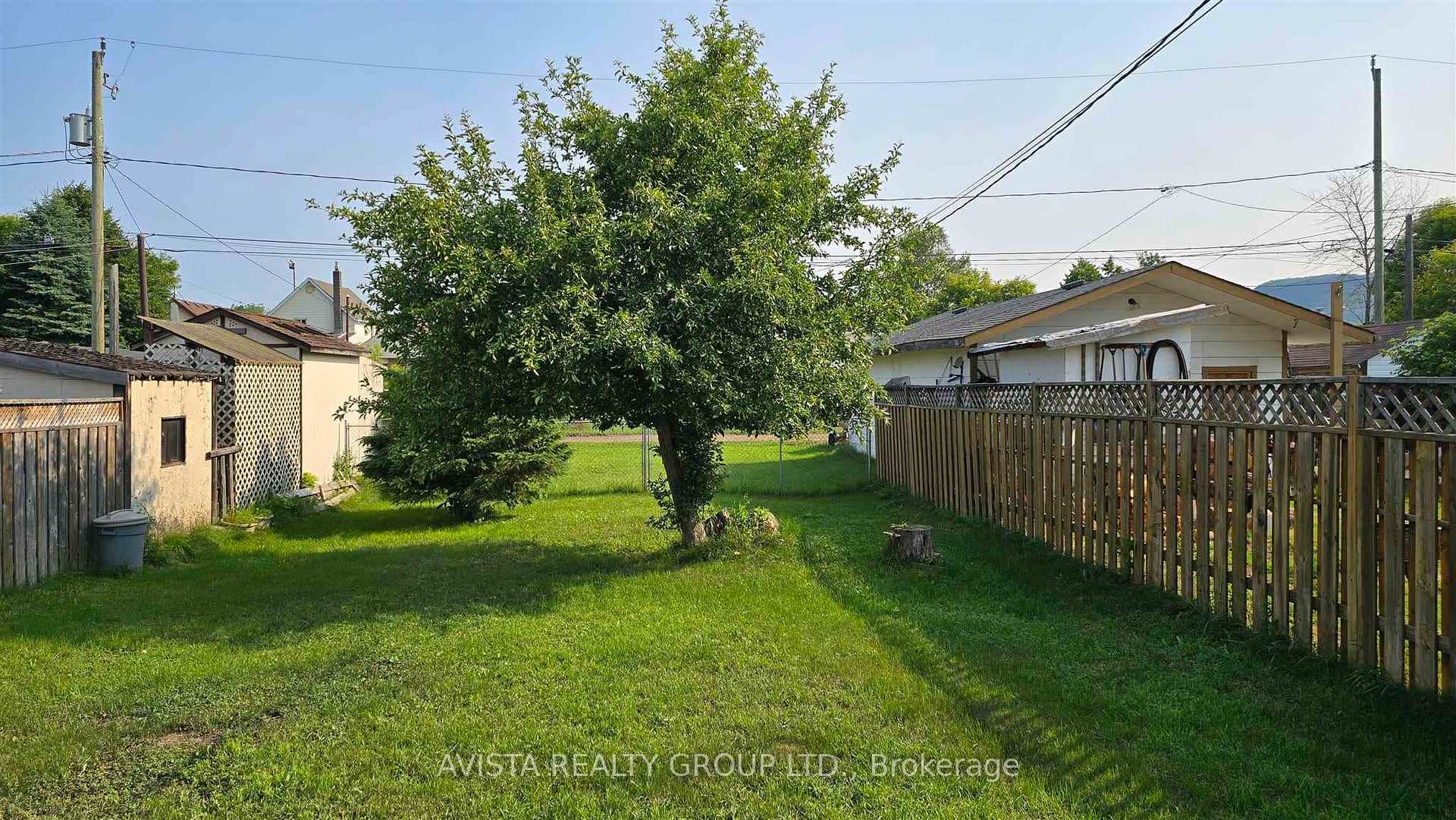 452 Brock St East photo 26