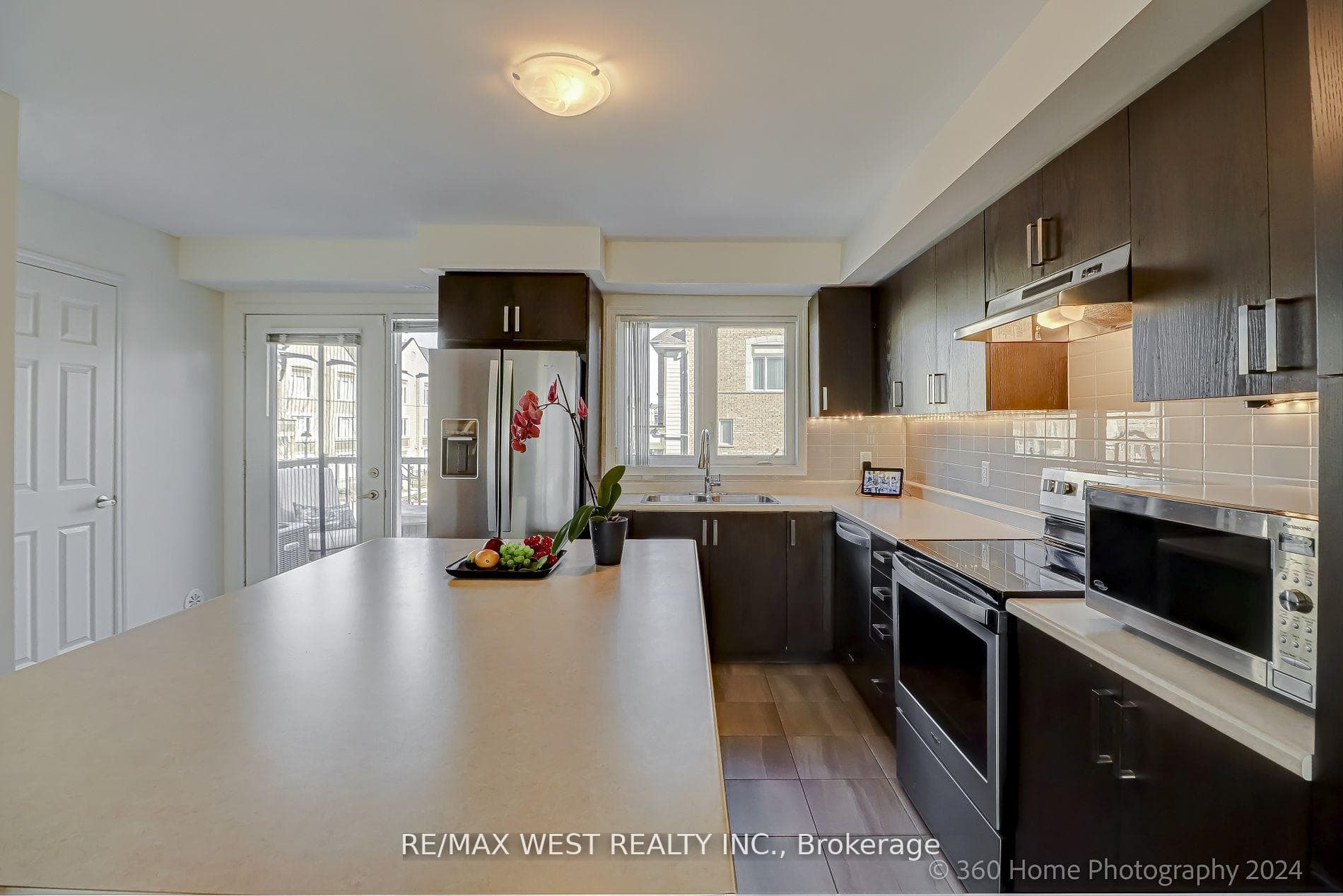 1 Beckenrose Court Unit 12 photo 3