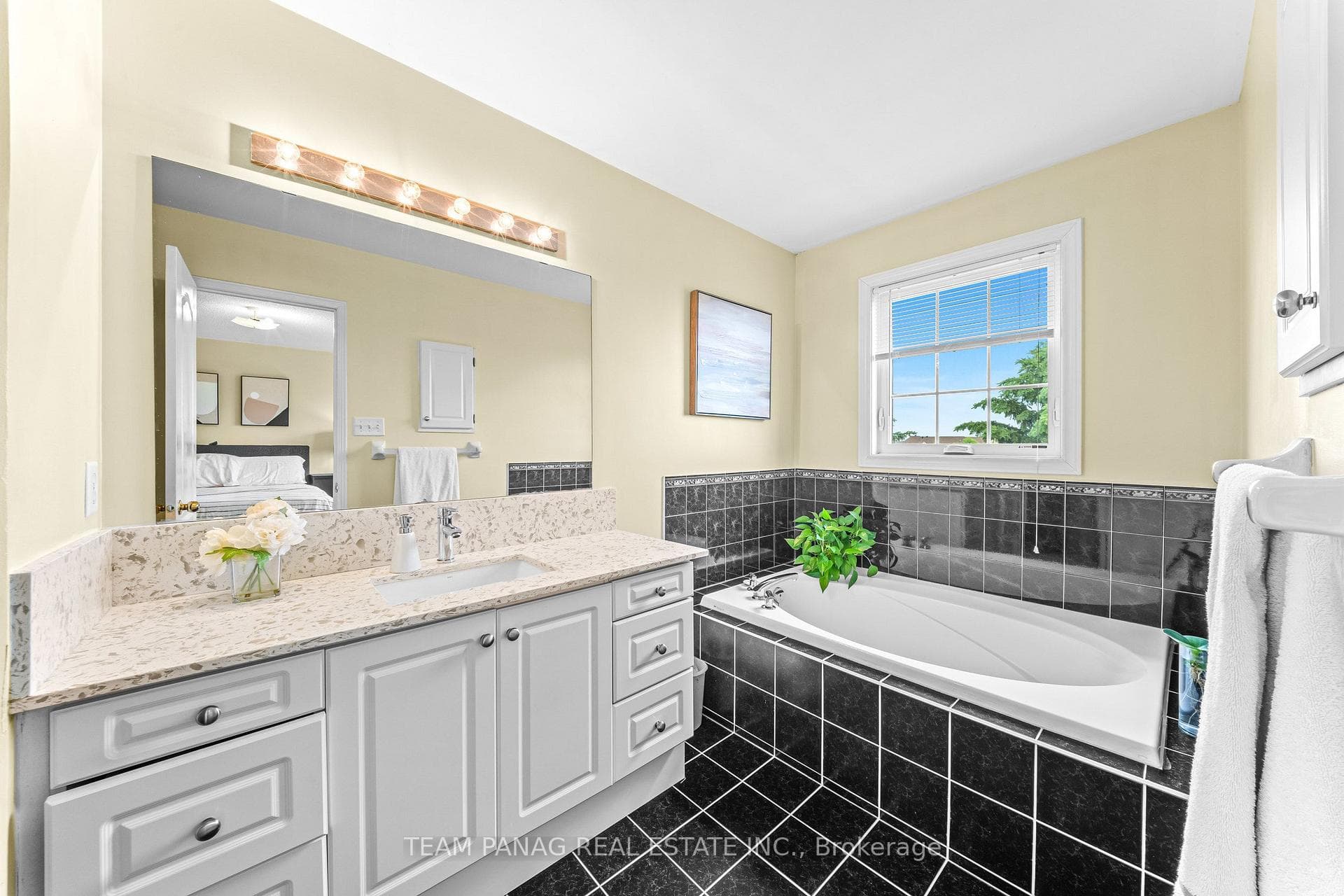 12 Stirrup Court photo 34