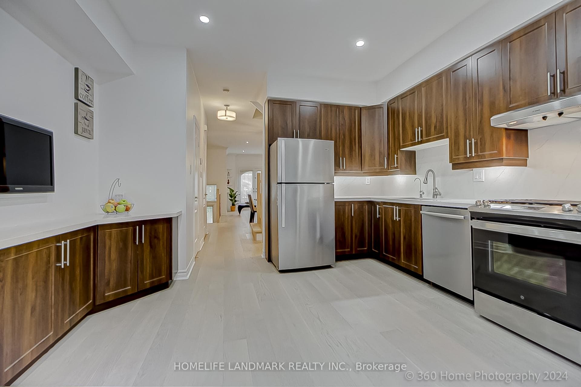 12 William Poole Way photo 8