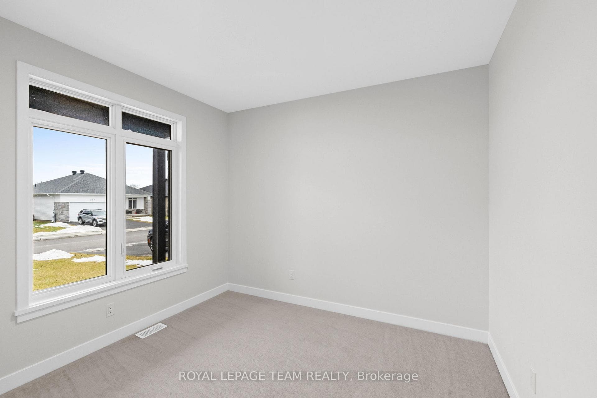 295 WOOD Avenue photo 5