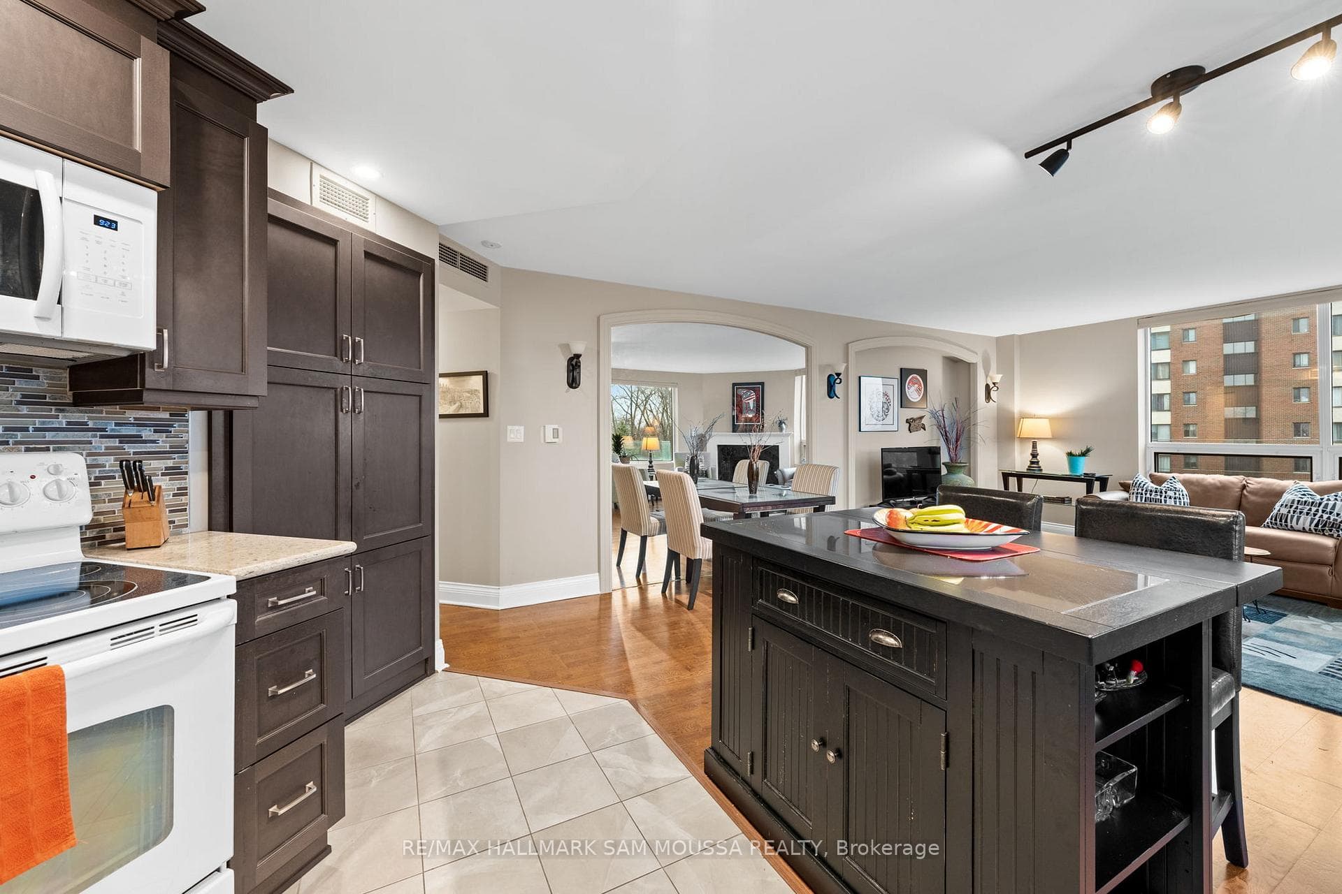 3105 Carling Avenue Unit 504 photo 15