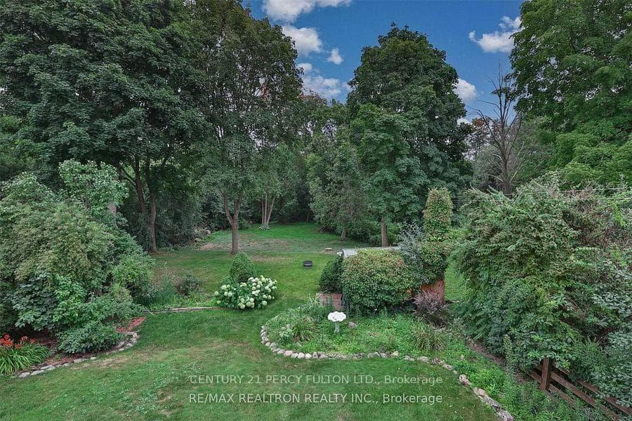 542 Dianne Drive photo 19