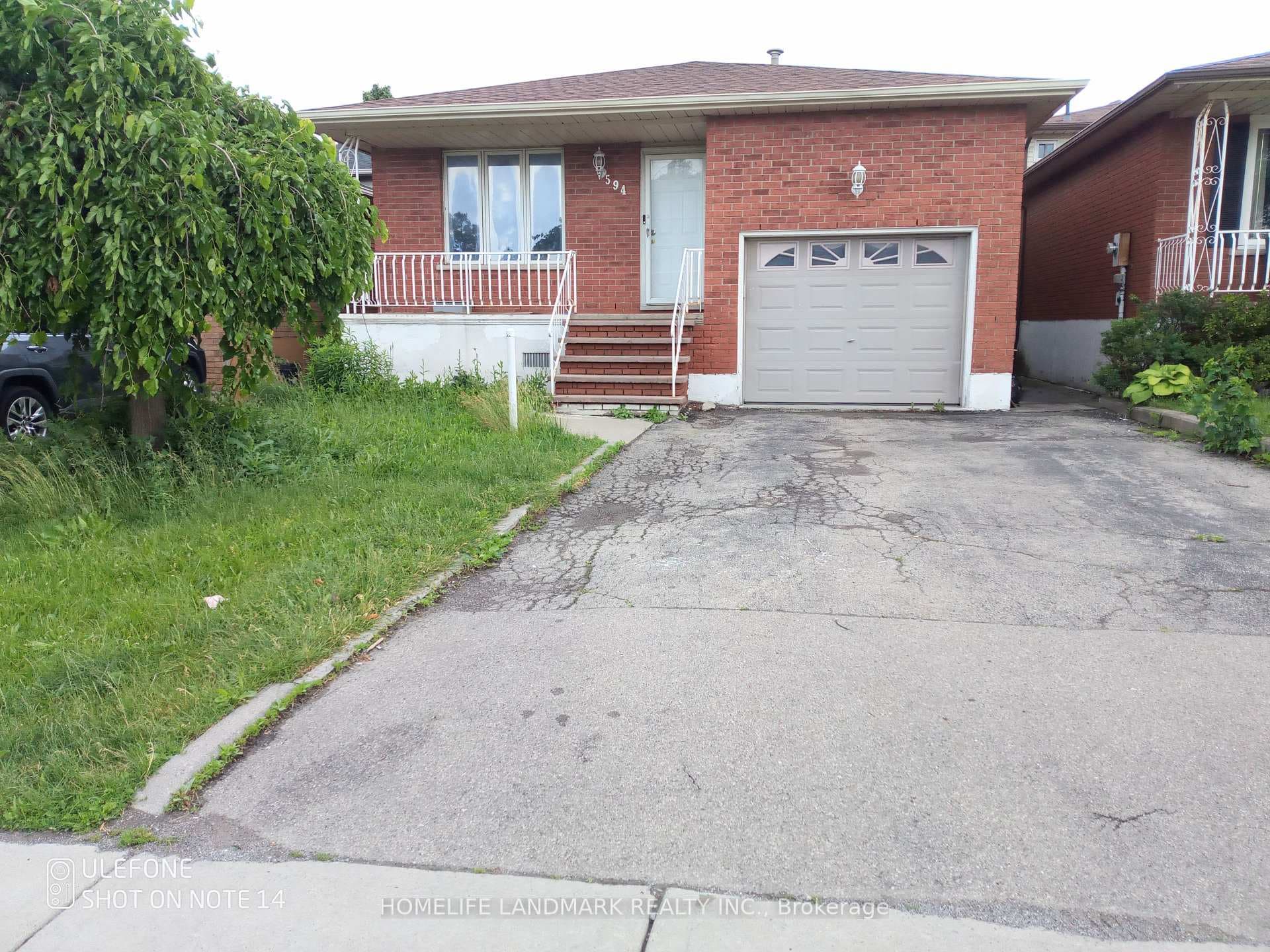 594 Queen Victoria Drive Unit Gound & Bsmt photo 1