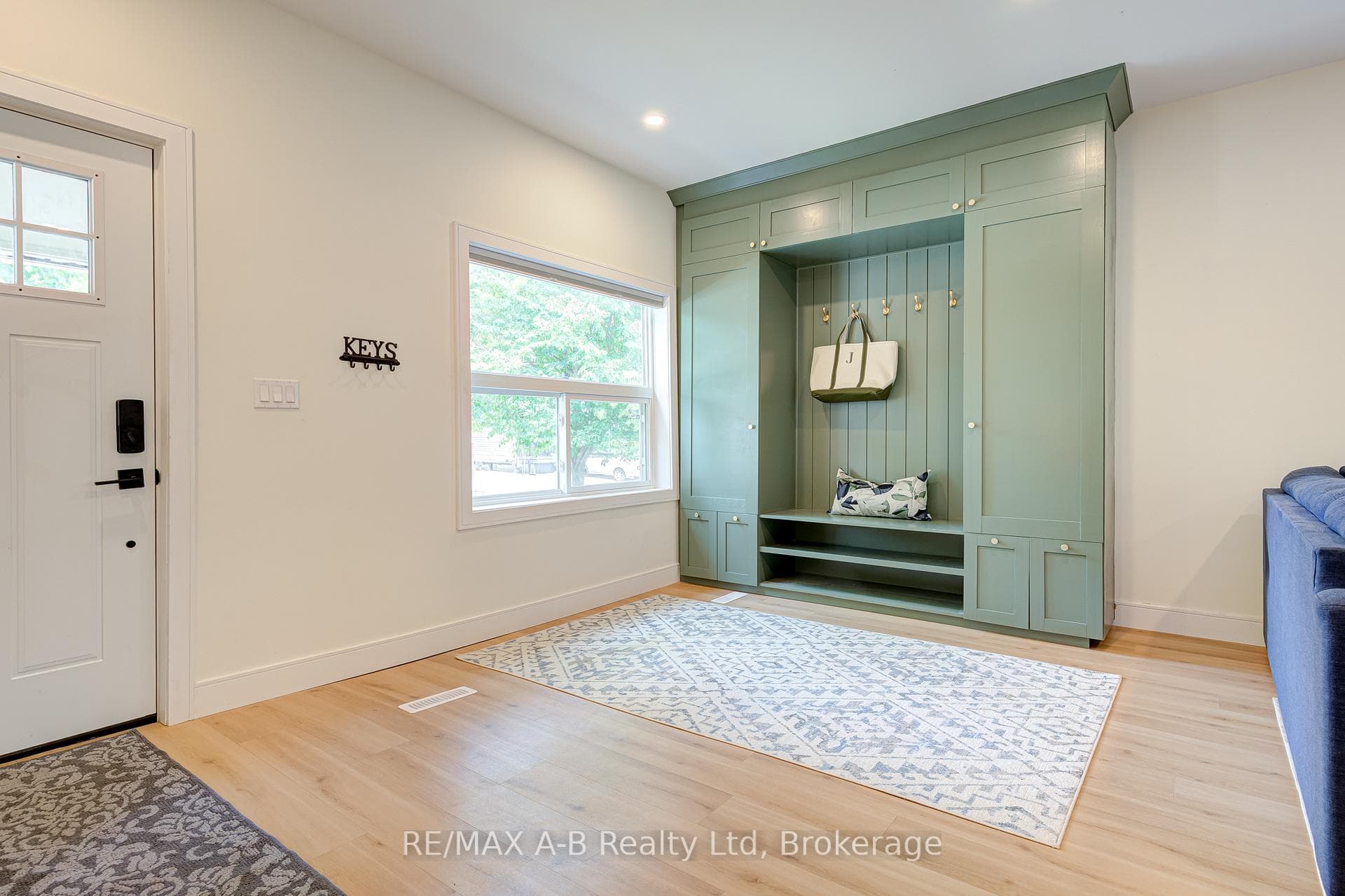 261 Albert Street photo 8