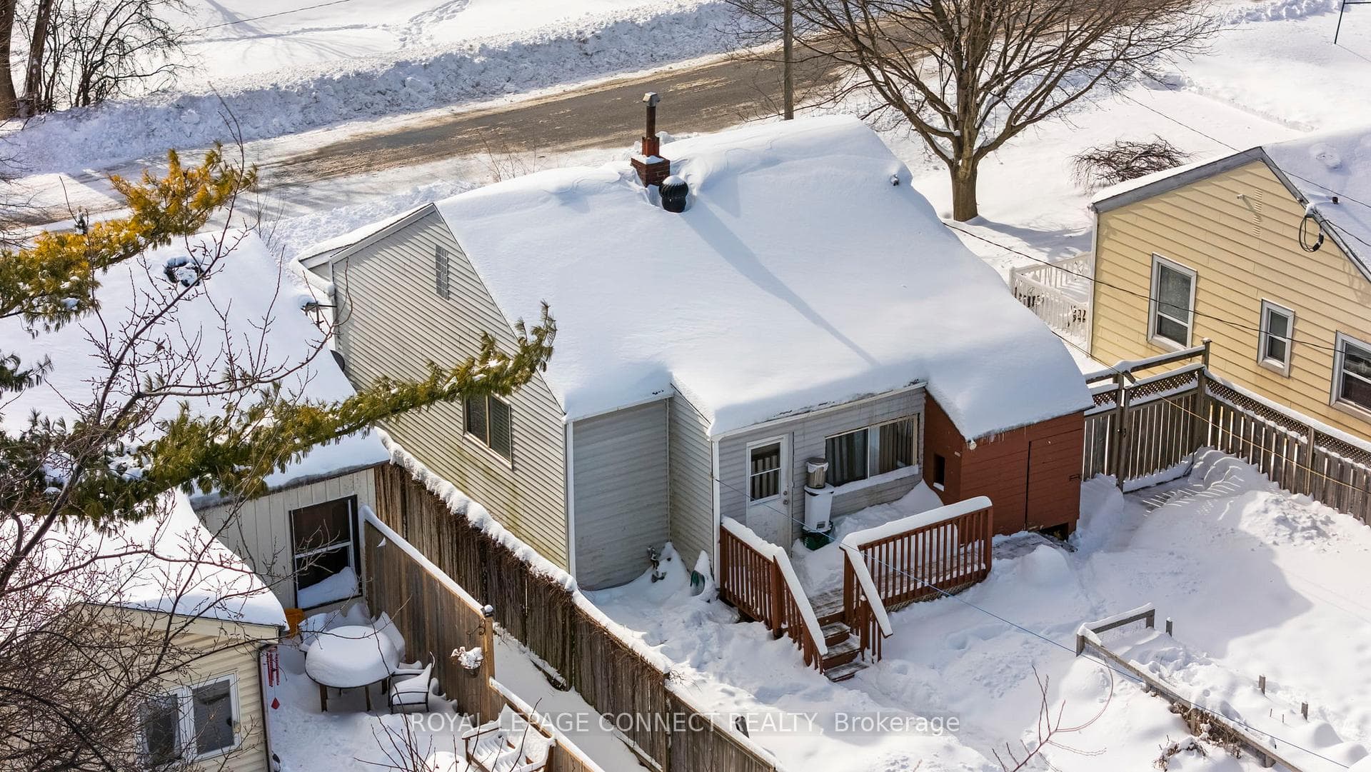 8 Birch Crescent photo 21