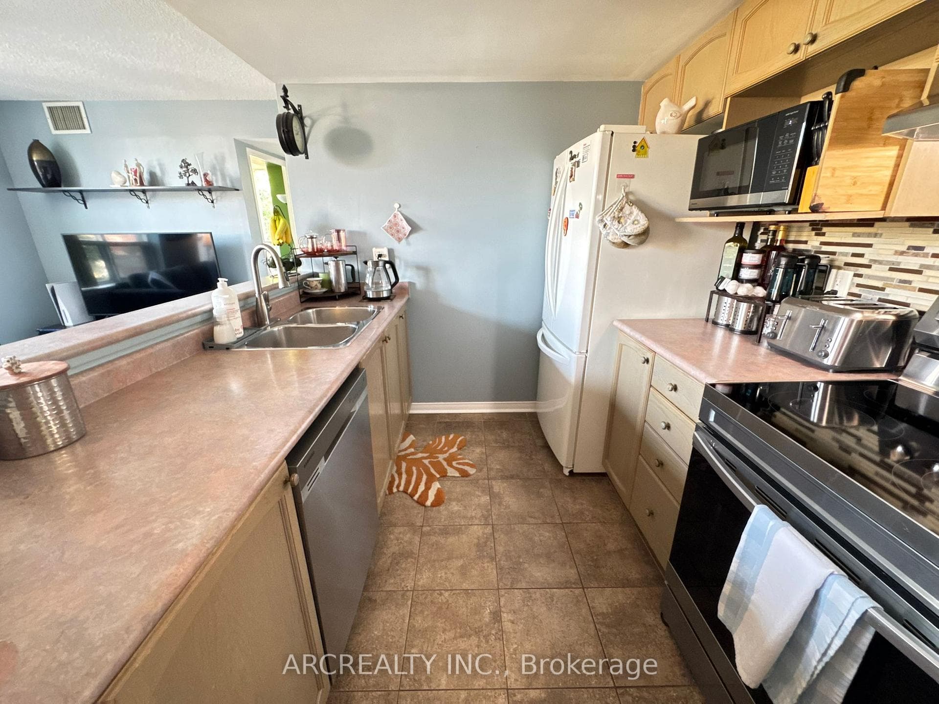 1625 Pickering Parkway Unit 206 photo 10