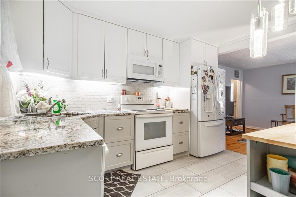 342 CHAMBERLAIN Street photo 4
