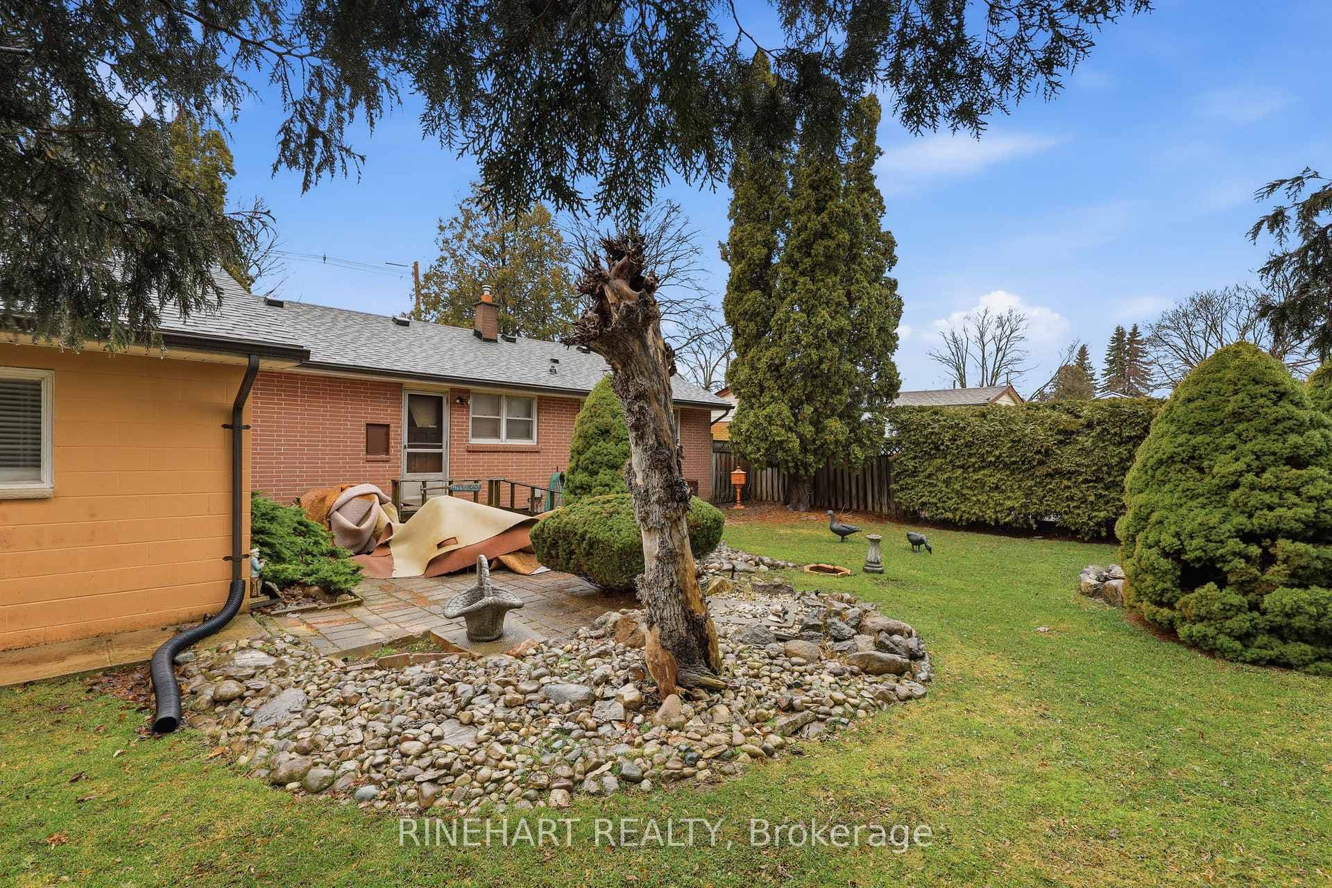 164 Bancroft Road photo 24