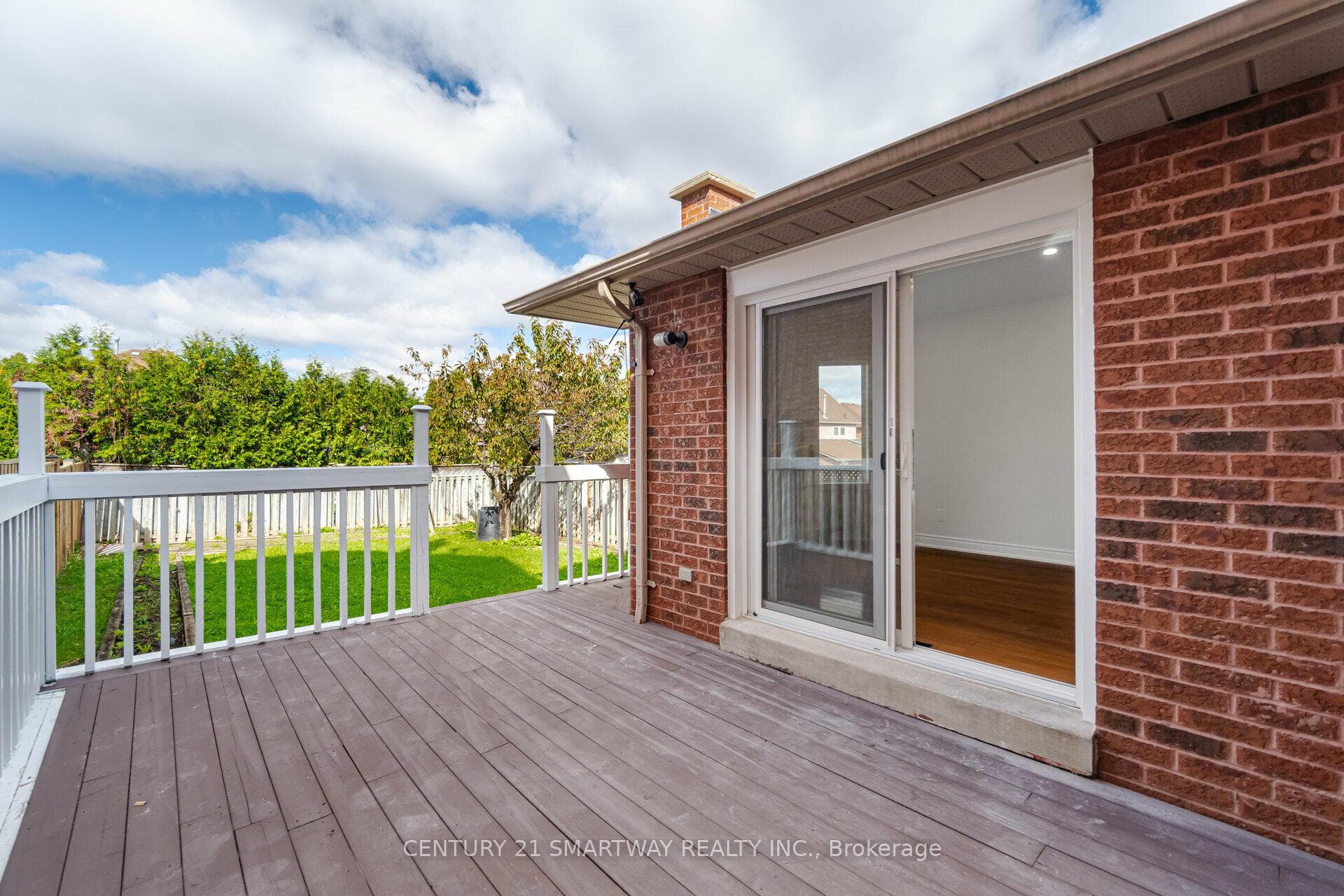 74 Peace Valley Crescent photo 37