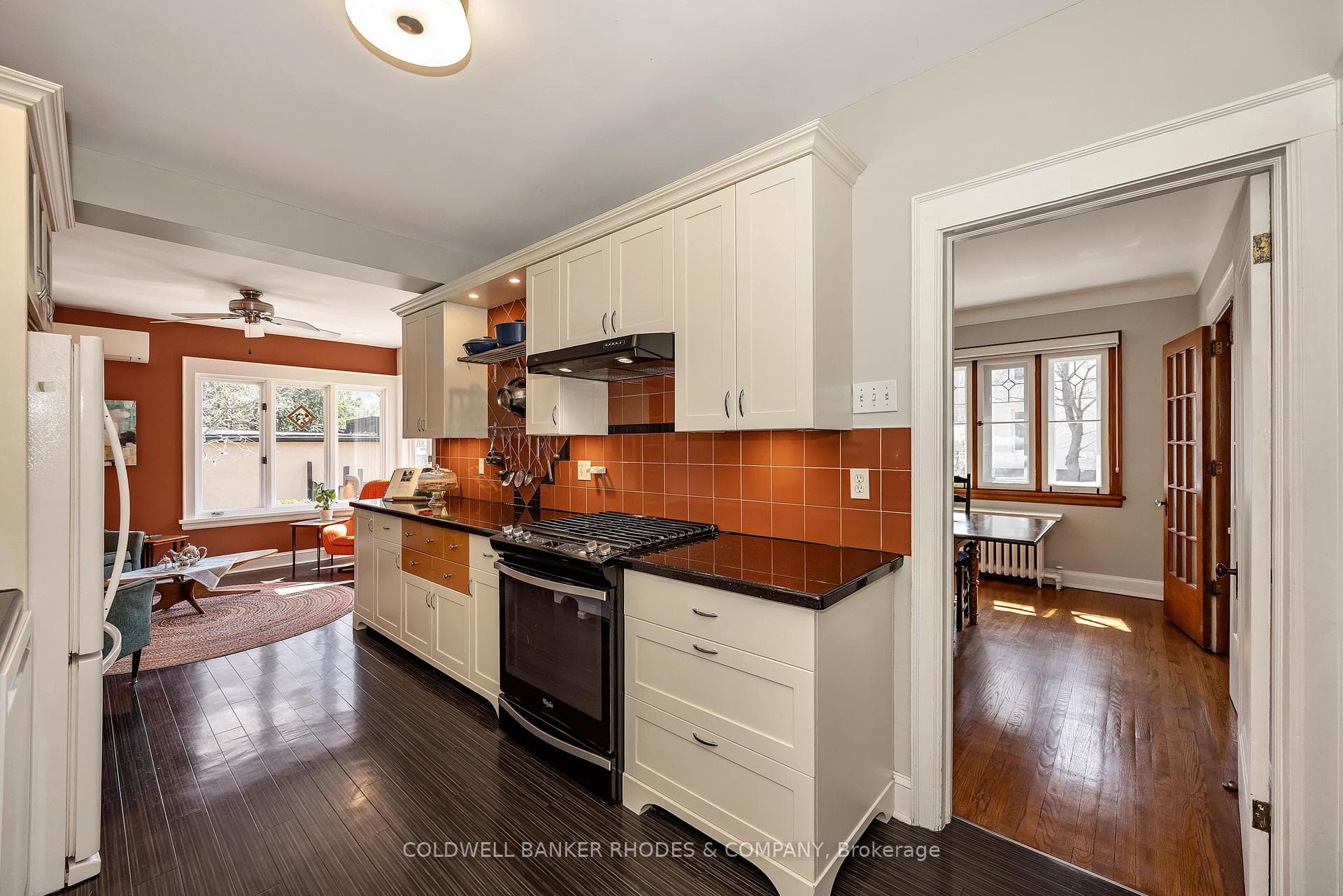 592 Besserer Street photo 9