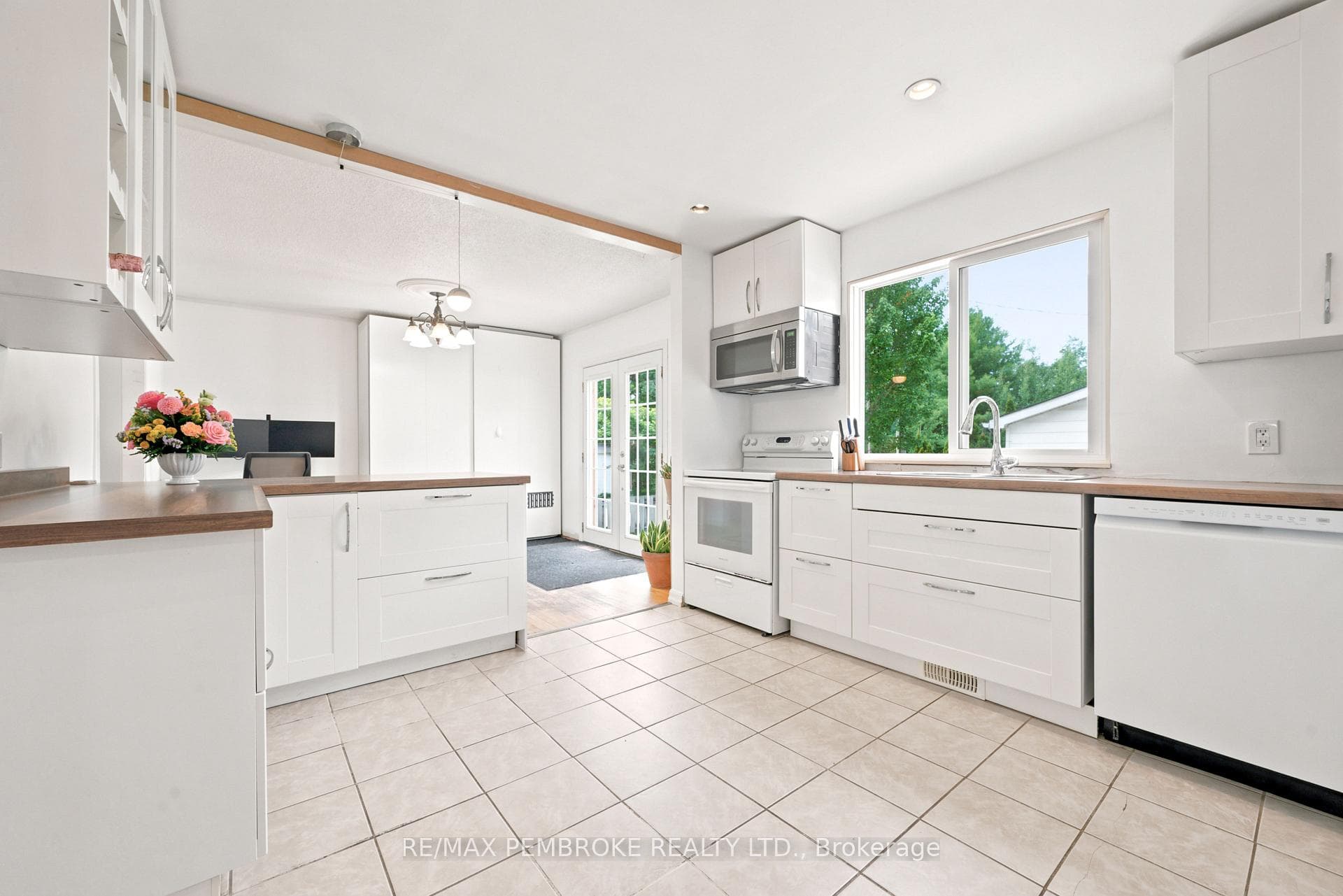 117 Algonquin Street photo 5