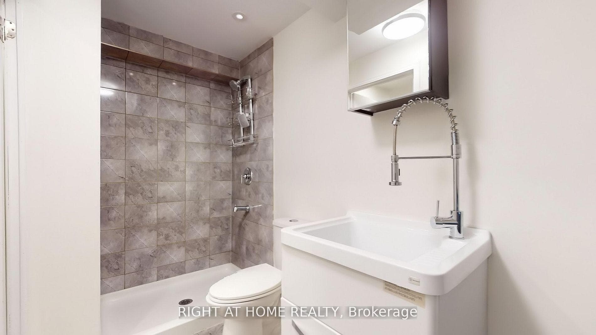 5160 Ravine Crescent photo 11