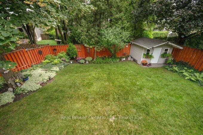 4162 Sutherland Crescent photo 35
