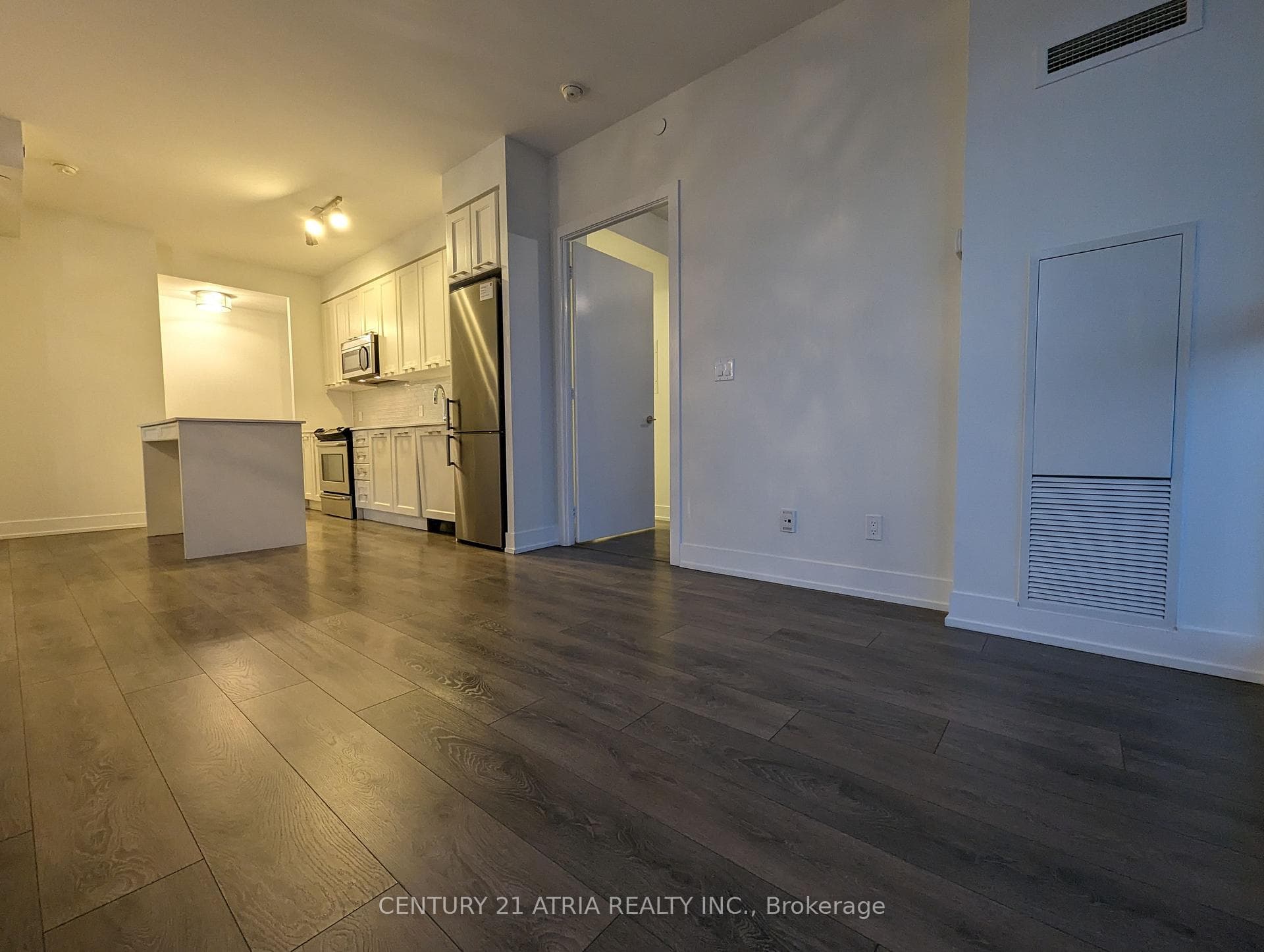 9471 Yonge Street Unit 1018 photo 13