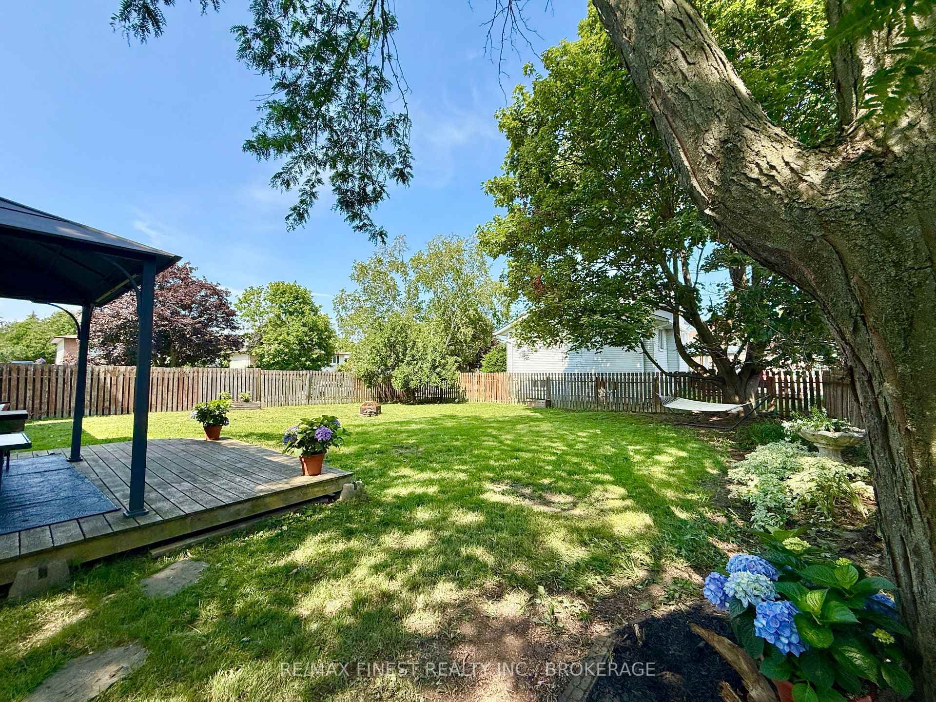 66 Nicholson Crescent photo 33