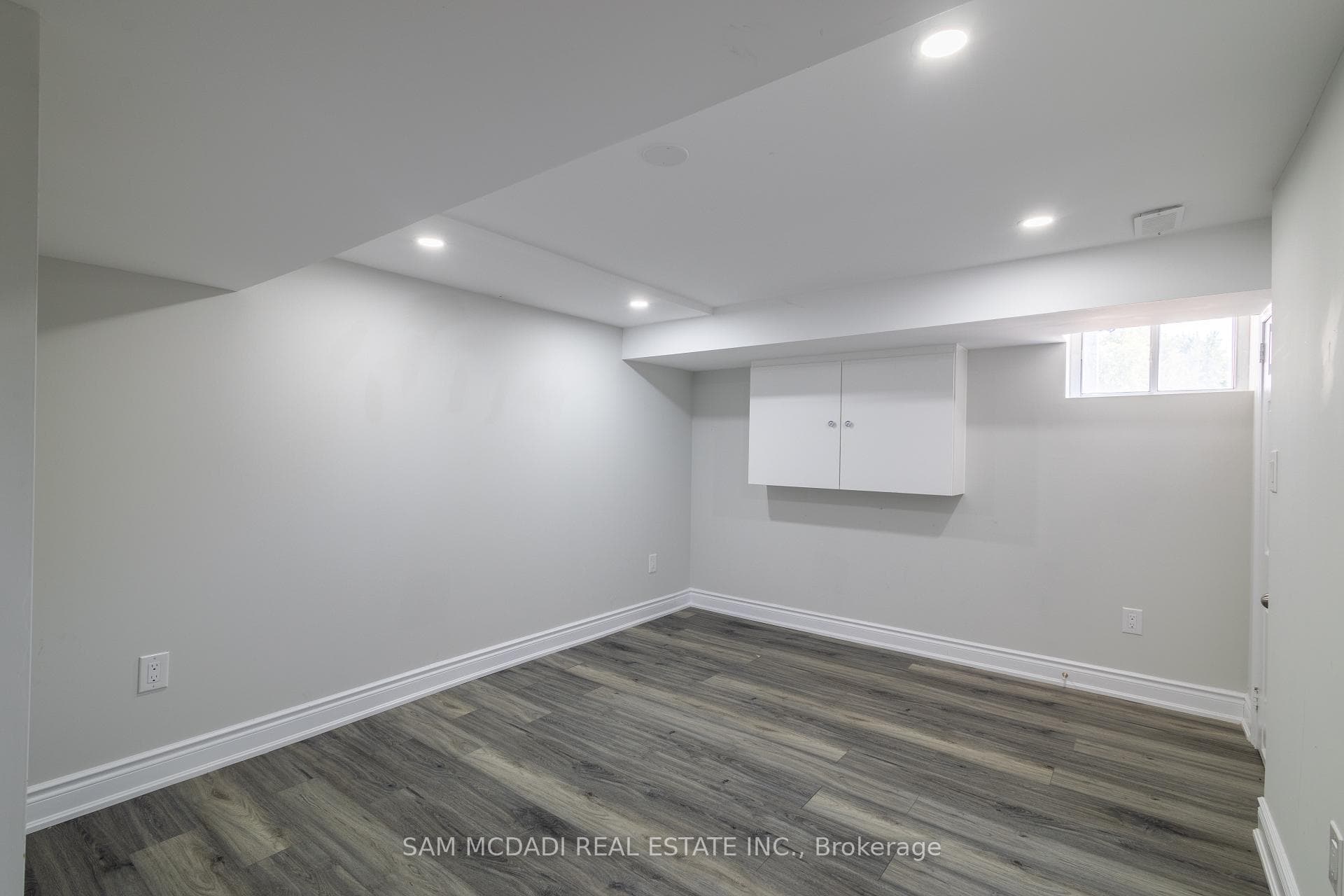 43 Maple Avenue photo 34