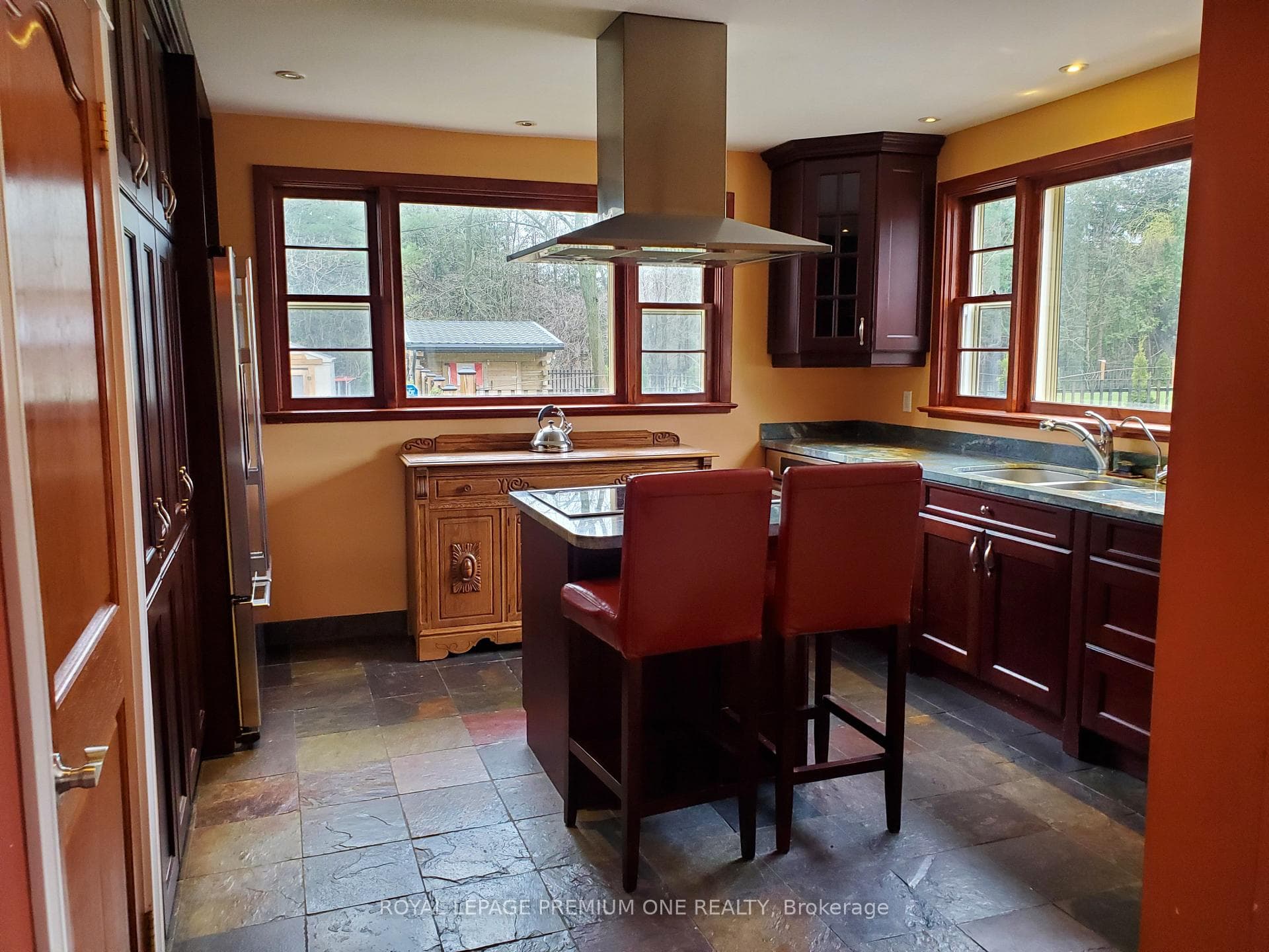 133 King Street photo 9