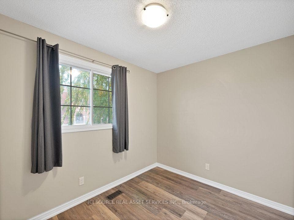 10 Gibsons Place photo 15