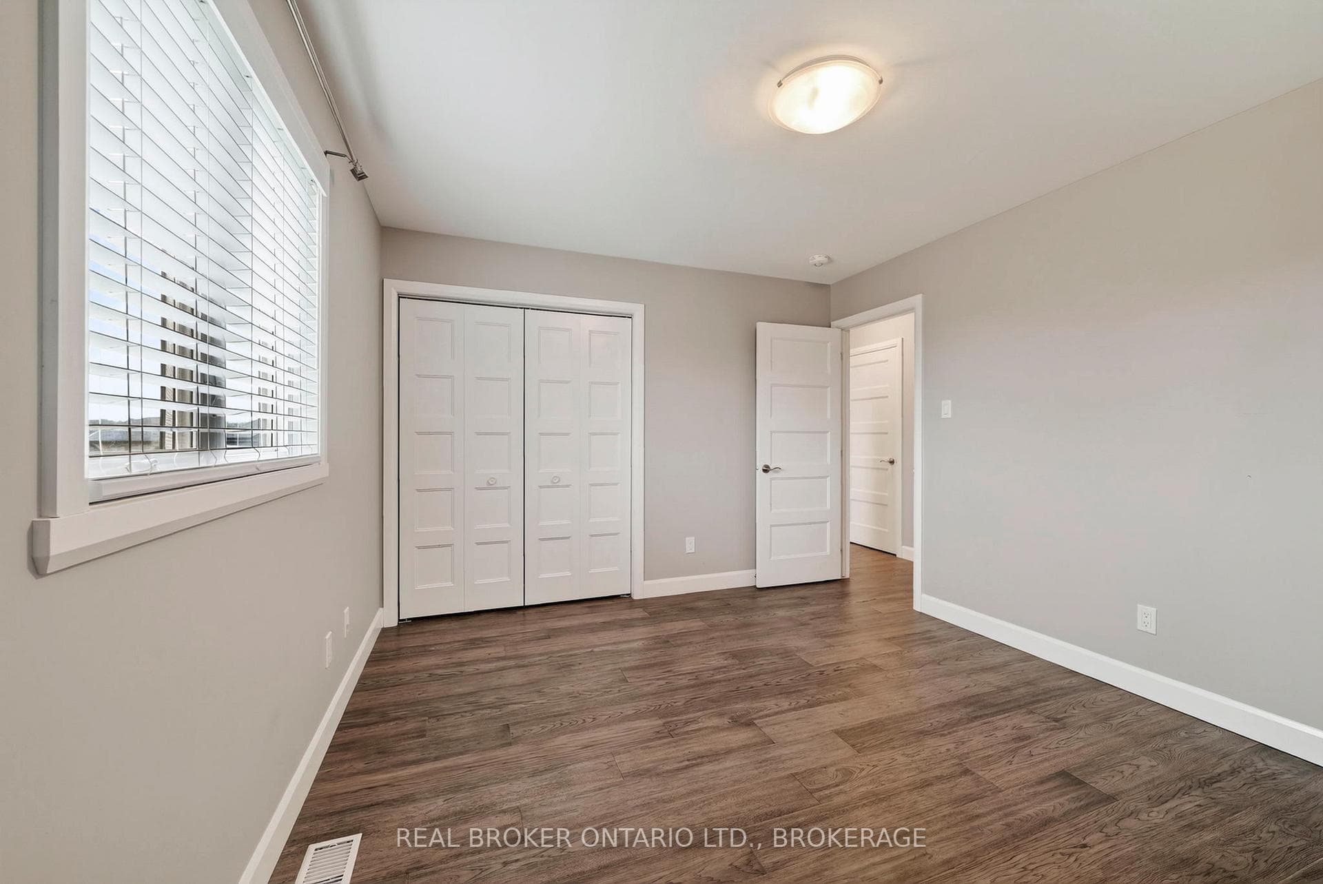 2199 Burke Avenue photo 23