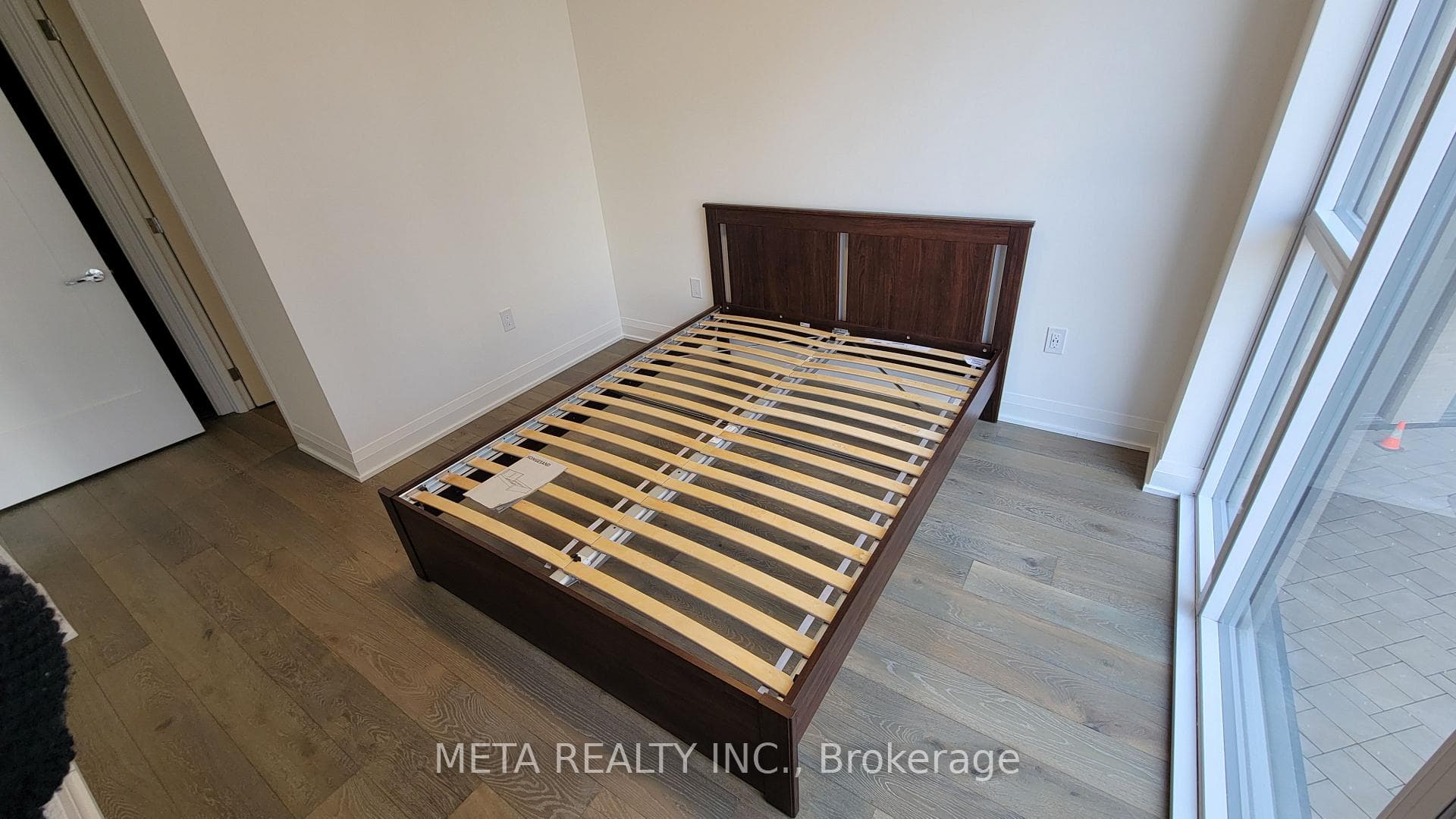 293 The Kingsway N/A Unit 203 photo 7