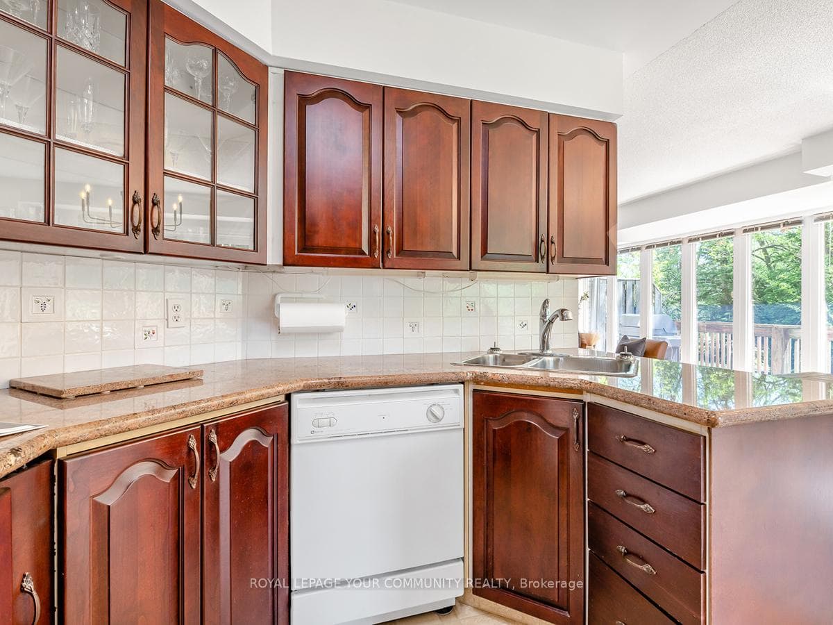 23 Anderson Place photo 13