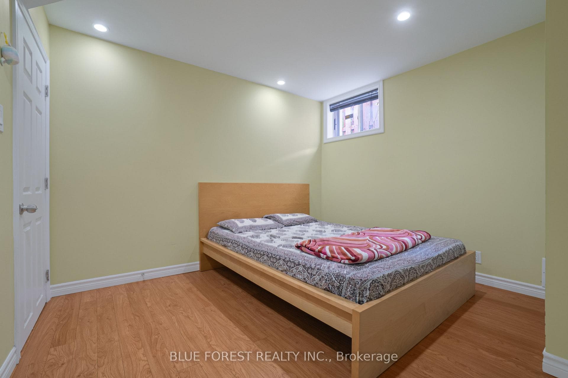 1817 Gough Avenue photo 39