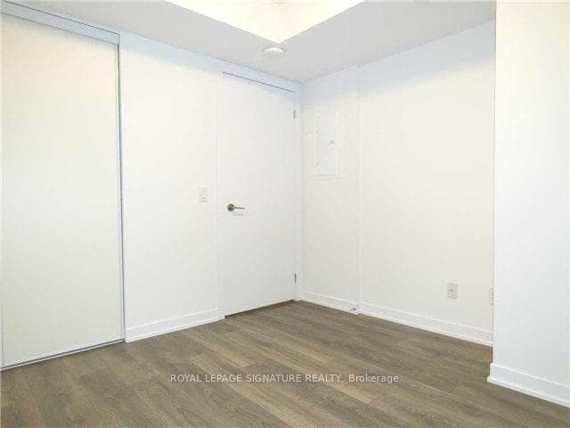87 Peter Street Unit 611 photo 4