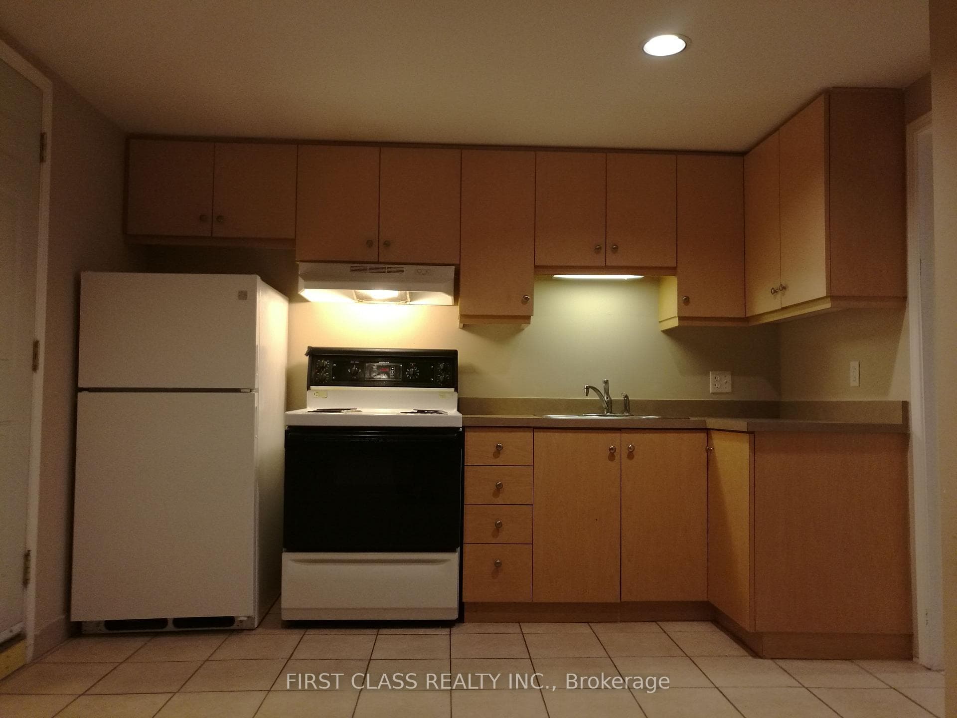 631 Roselaire Trail photo 10