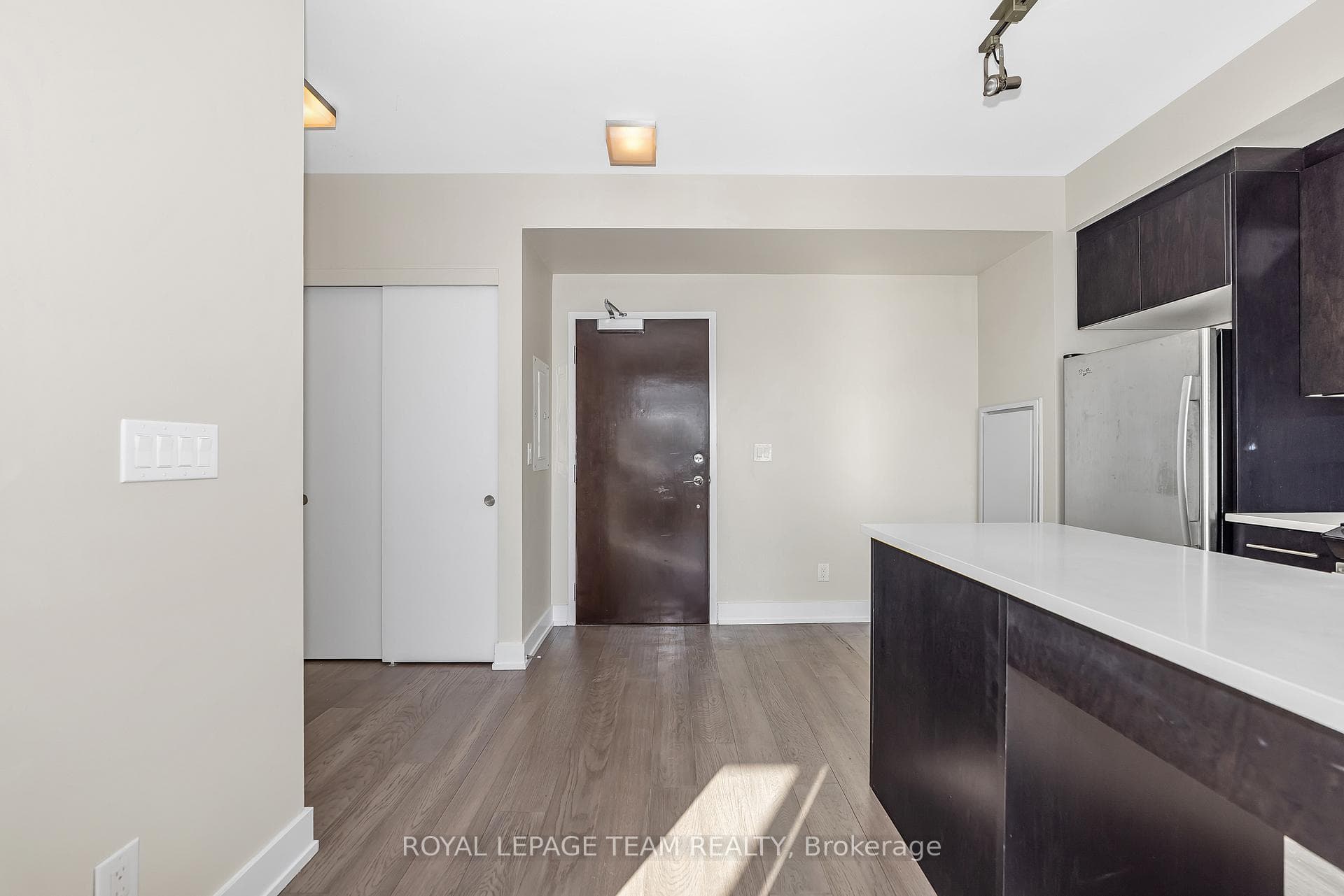 360 Patricia Avenue Unit 717 photo 4