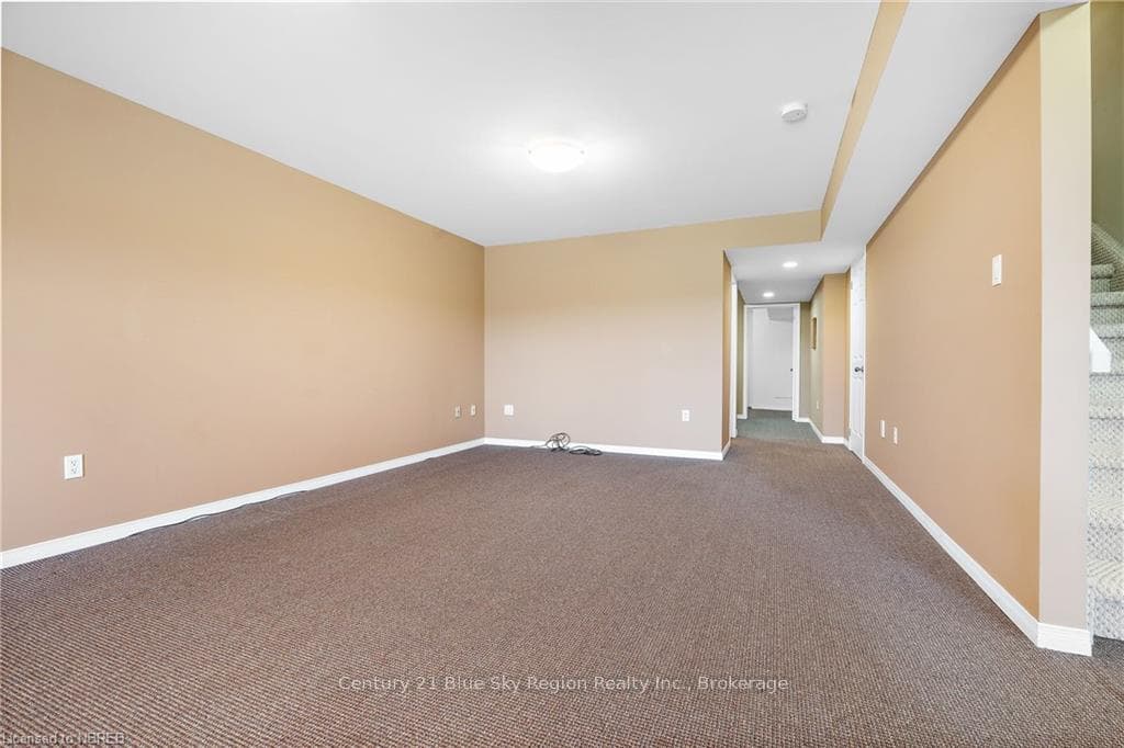 87 FAIRWAY Drive photo 39