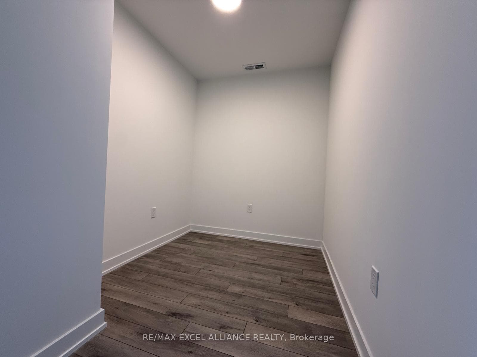 1005 Dundas Street Unit 550 photo 10