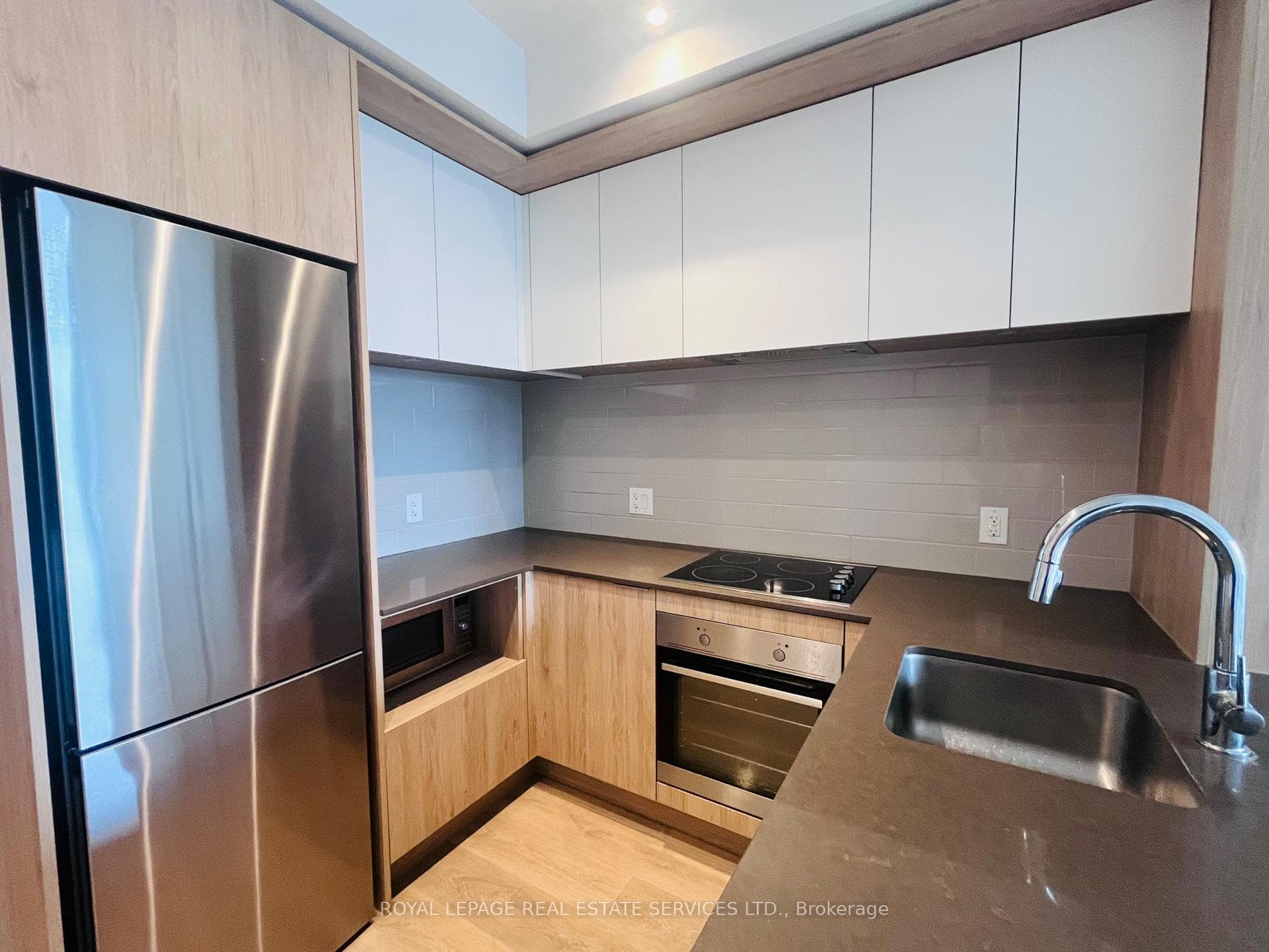 225 Sumach Street Unit 1607 photo 10