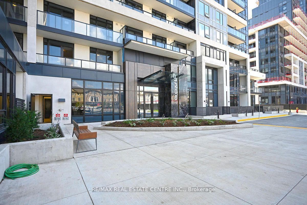 3200 William Coltson Avenue Unit 621 photo 2
