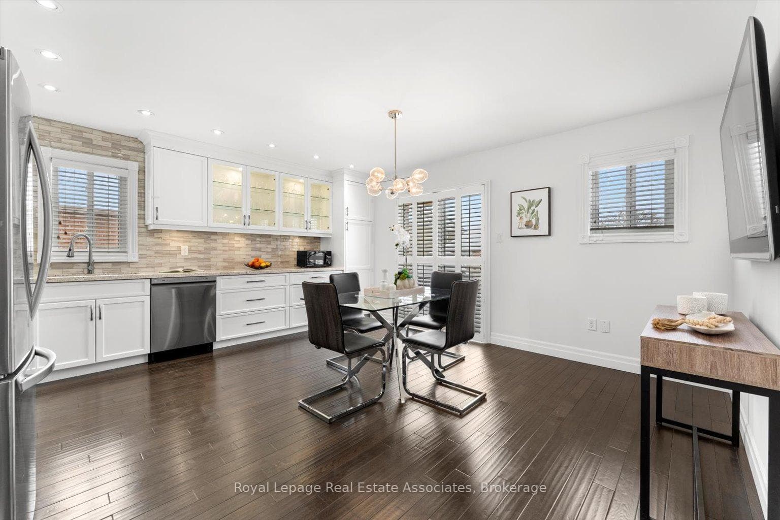 65 Summerfield Crescent photo 9