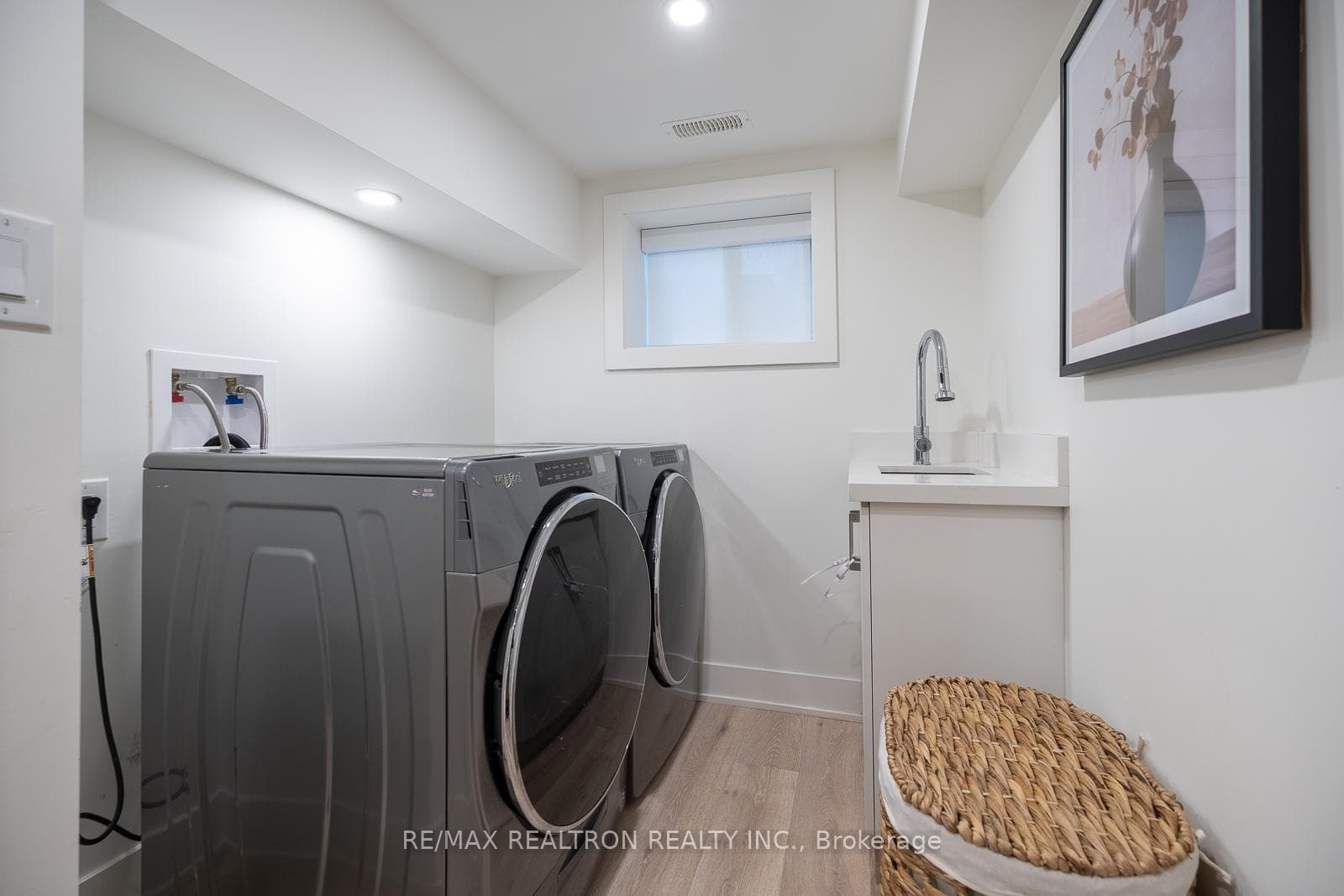 16 Peveril Hill photo 33