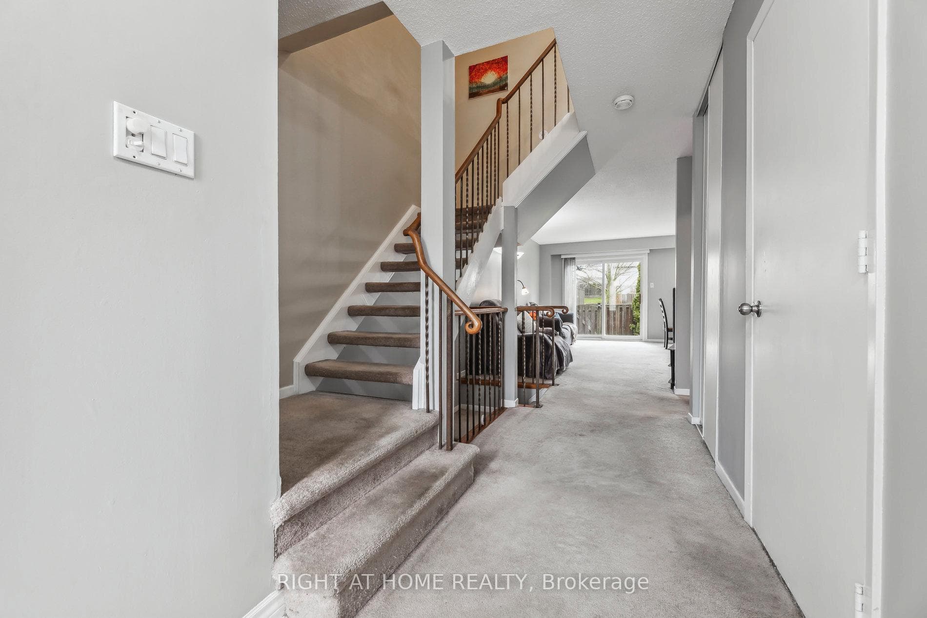 11 Crabtree Lane photo 4