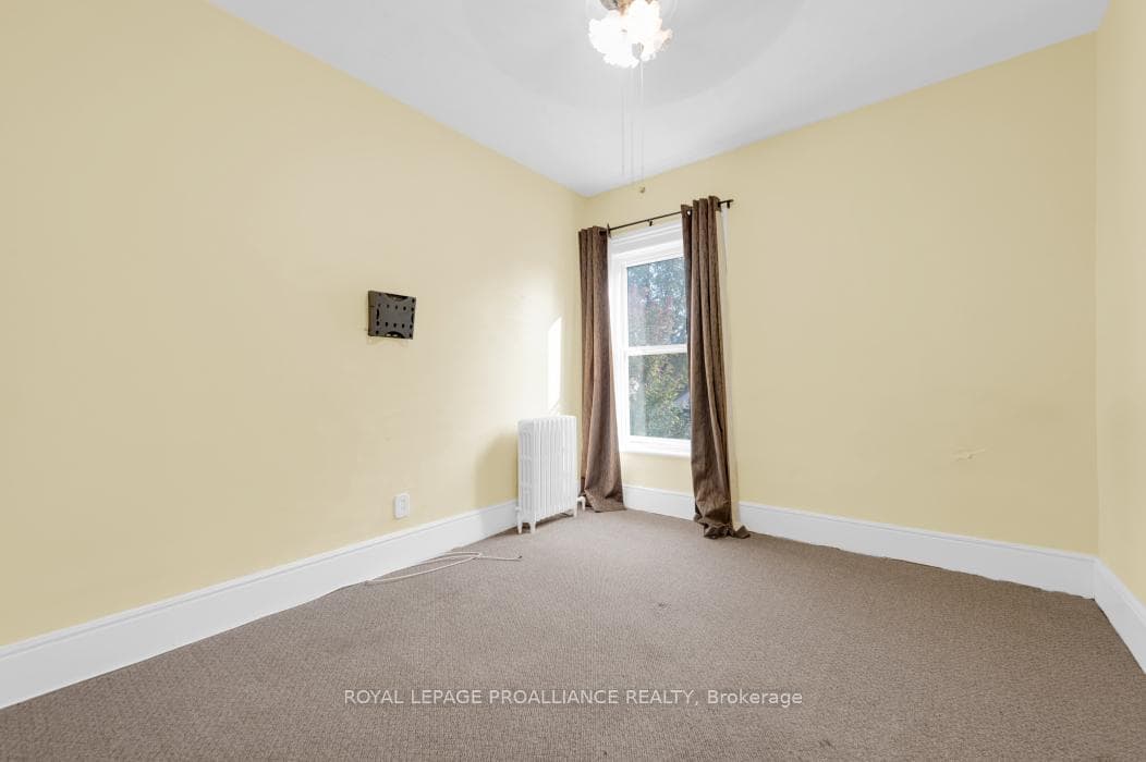 12 Holloway Street photo 21