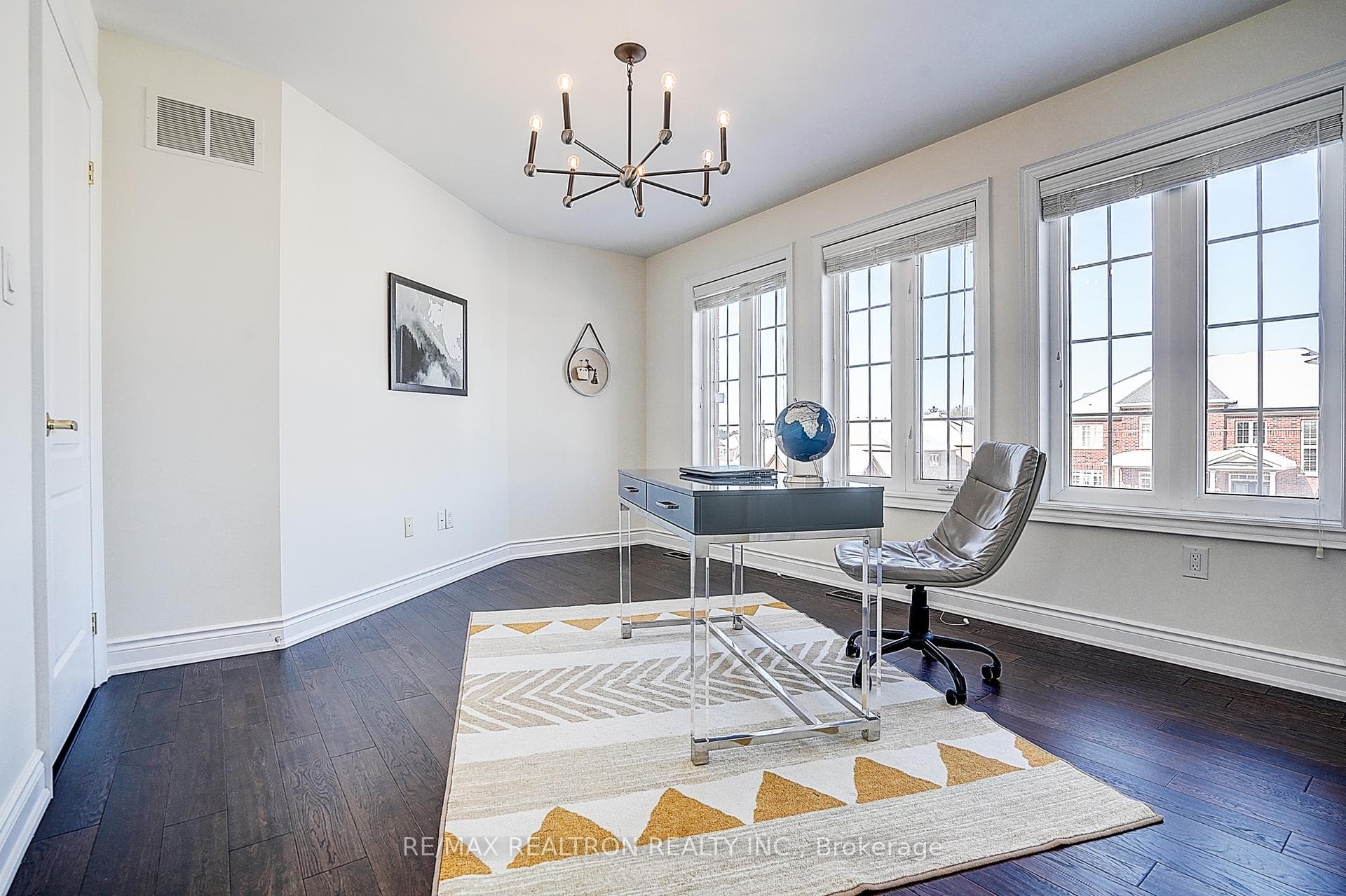 571 Davos Road photo 39