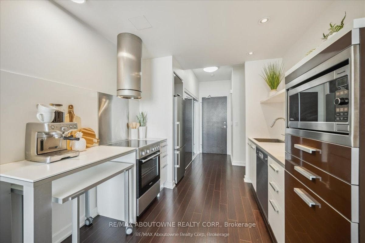 38 Dan Leckie Way Unit 608 photo 12