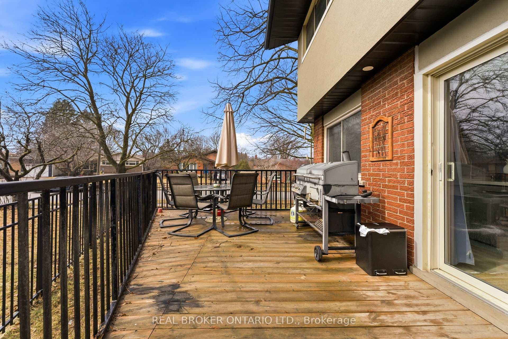 300 STONYBROOK Drive photo 27
