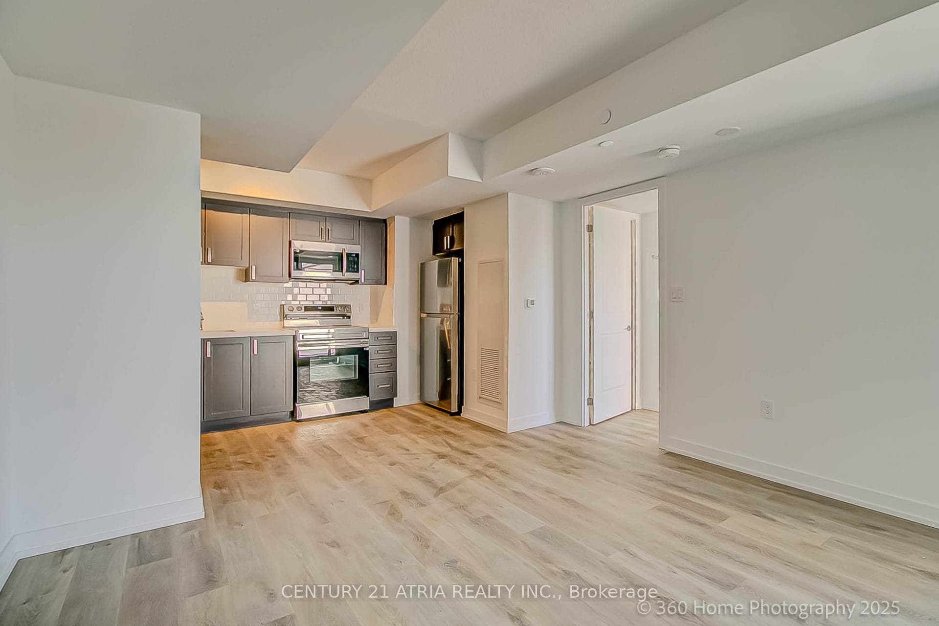 556 Marlee Avenue Unit 504 photo 13