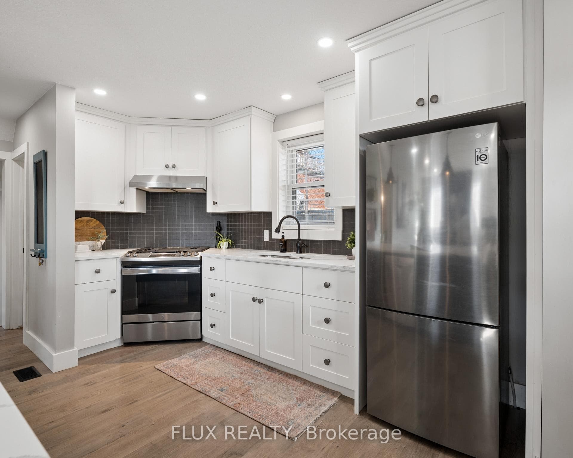 17 Barclay Avenue photo 7
