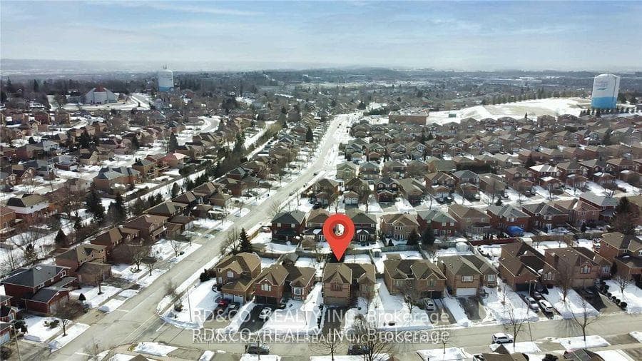 6 Depeuter Crescent photo 2
