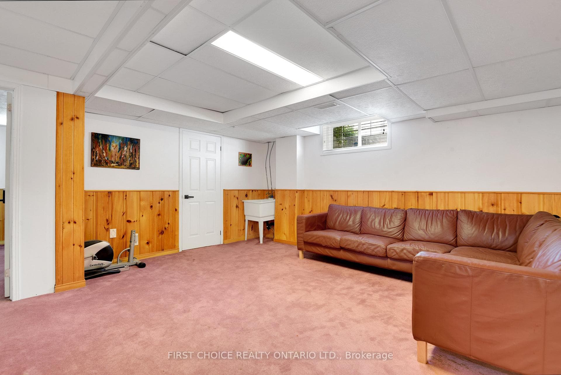 Huge 2nd family room in the basement