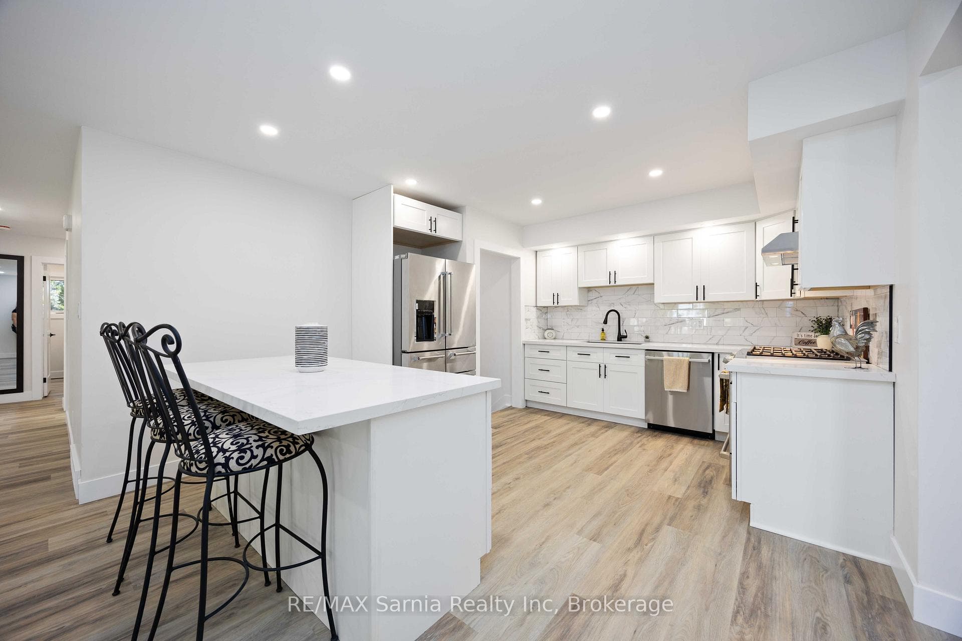 748 St Clair Parkway photo 8