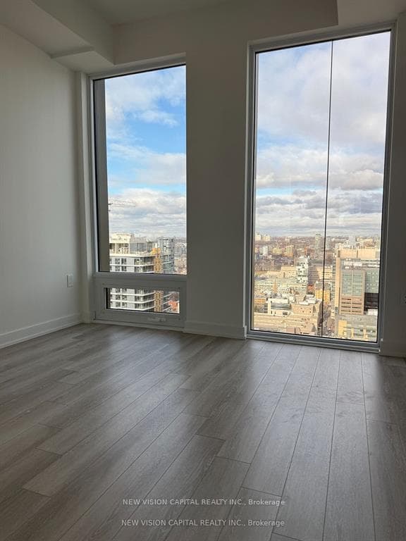 238 Simcoe Street Unit 3701 photo 8