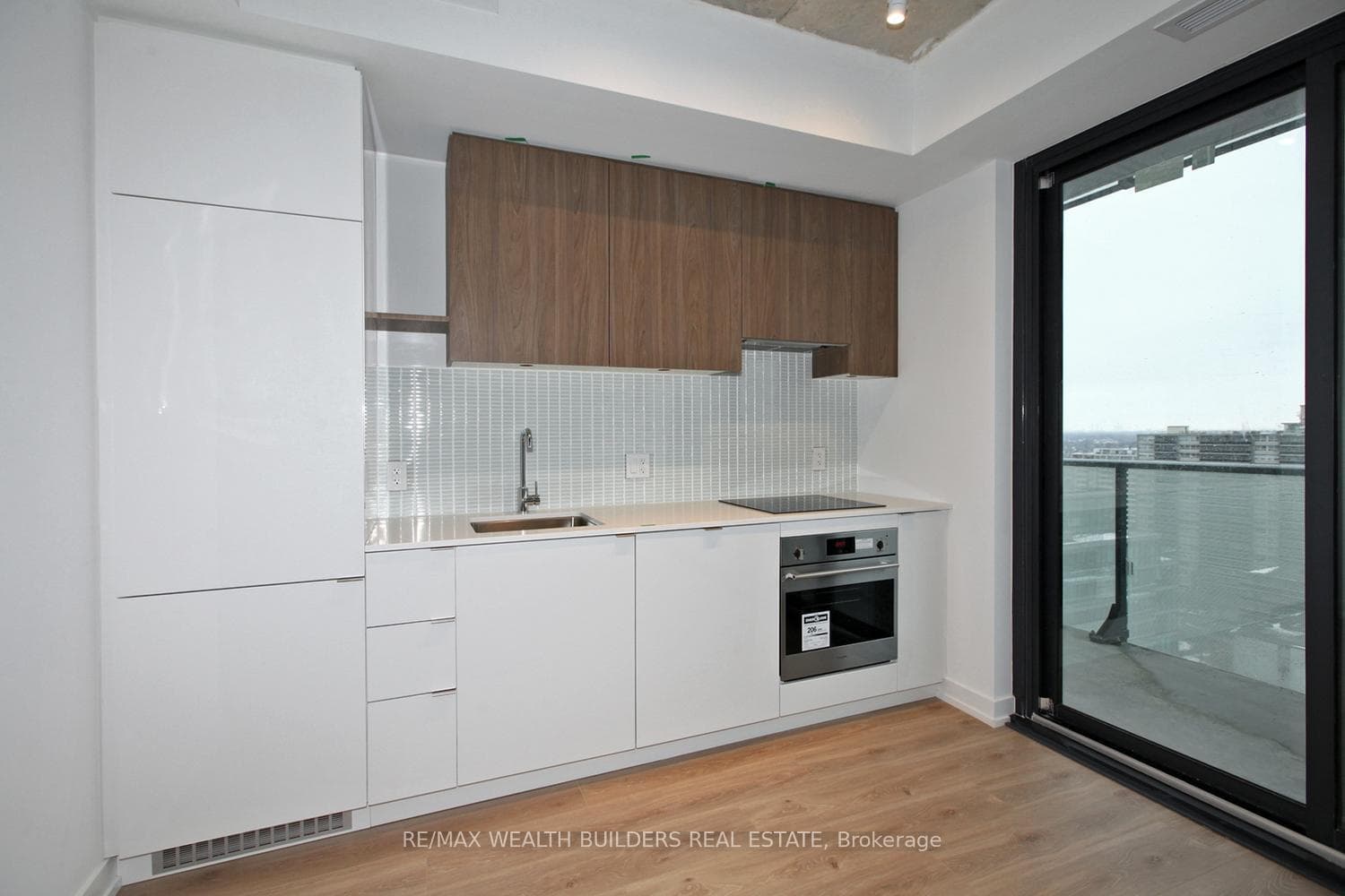 161 Roehampton Avenue Unit 2004 photo 11